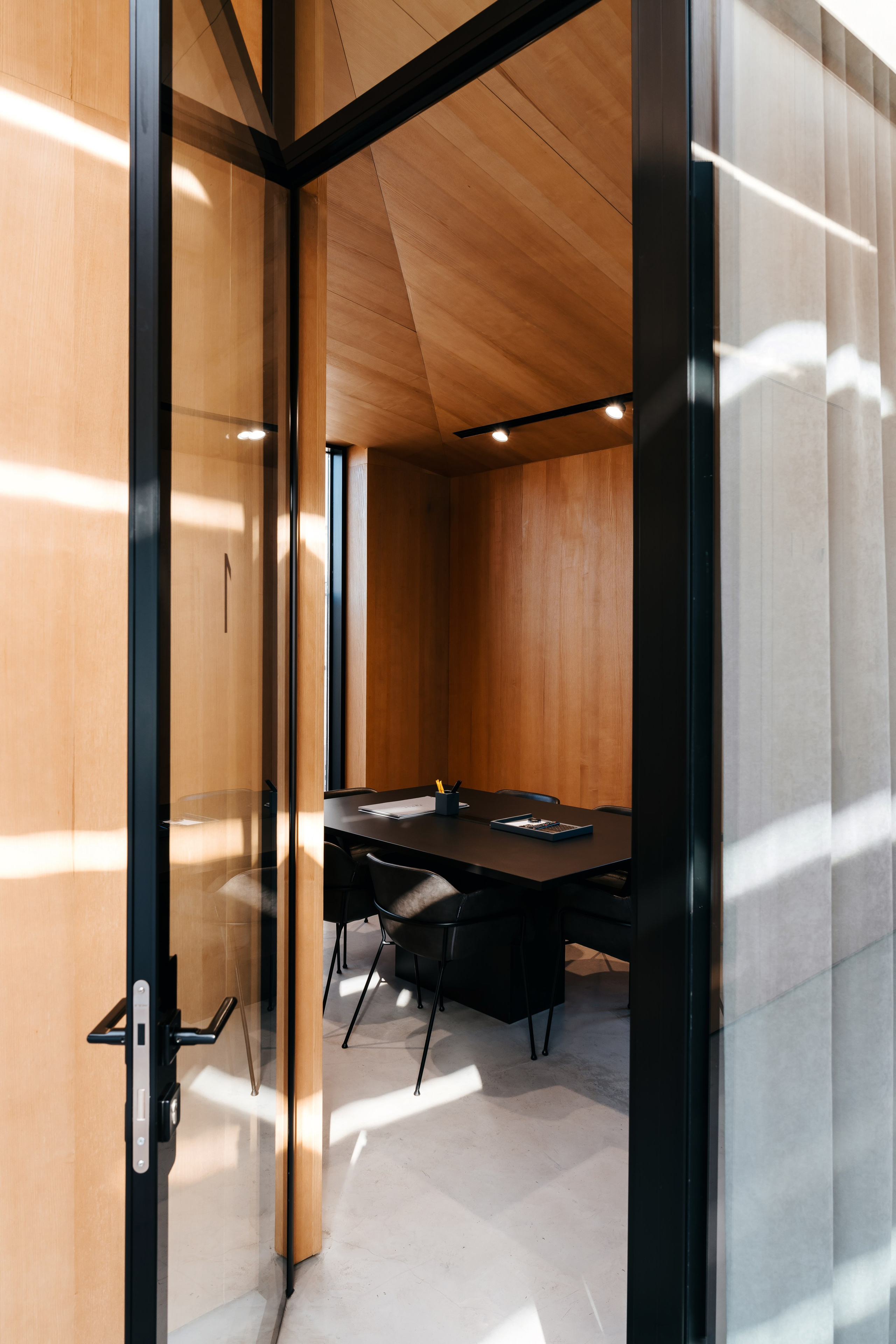 FØRST, FORMA. @tomrus: Рустам Шагиморданов — фотограф