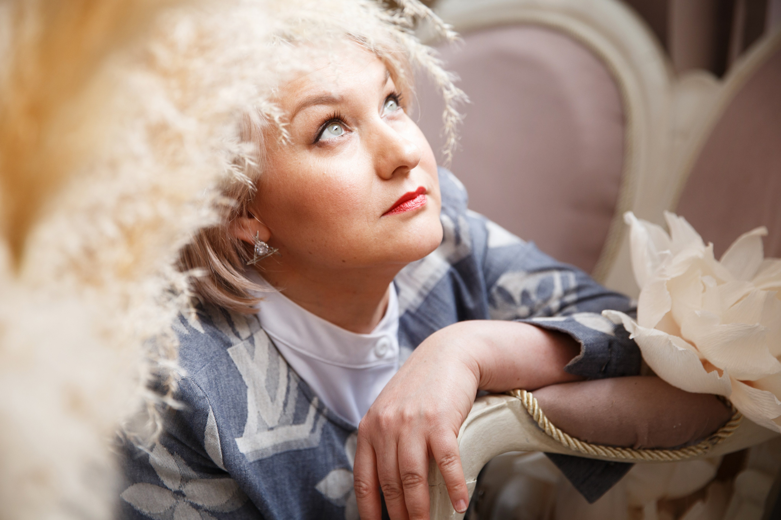 Анюта. Визажист, мастер по причёскам, преподаватель по макияжу. Женский и контент фотограф Люба Пунанцева. Северодвинск. Архангельск