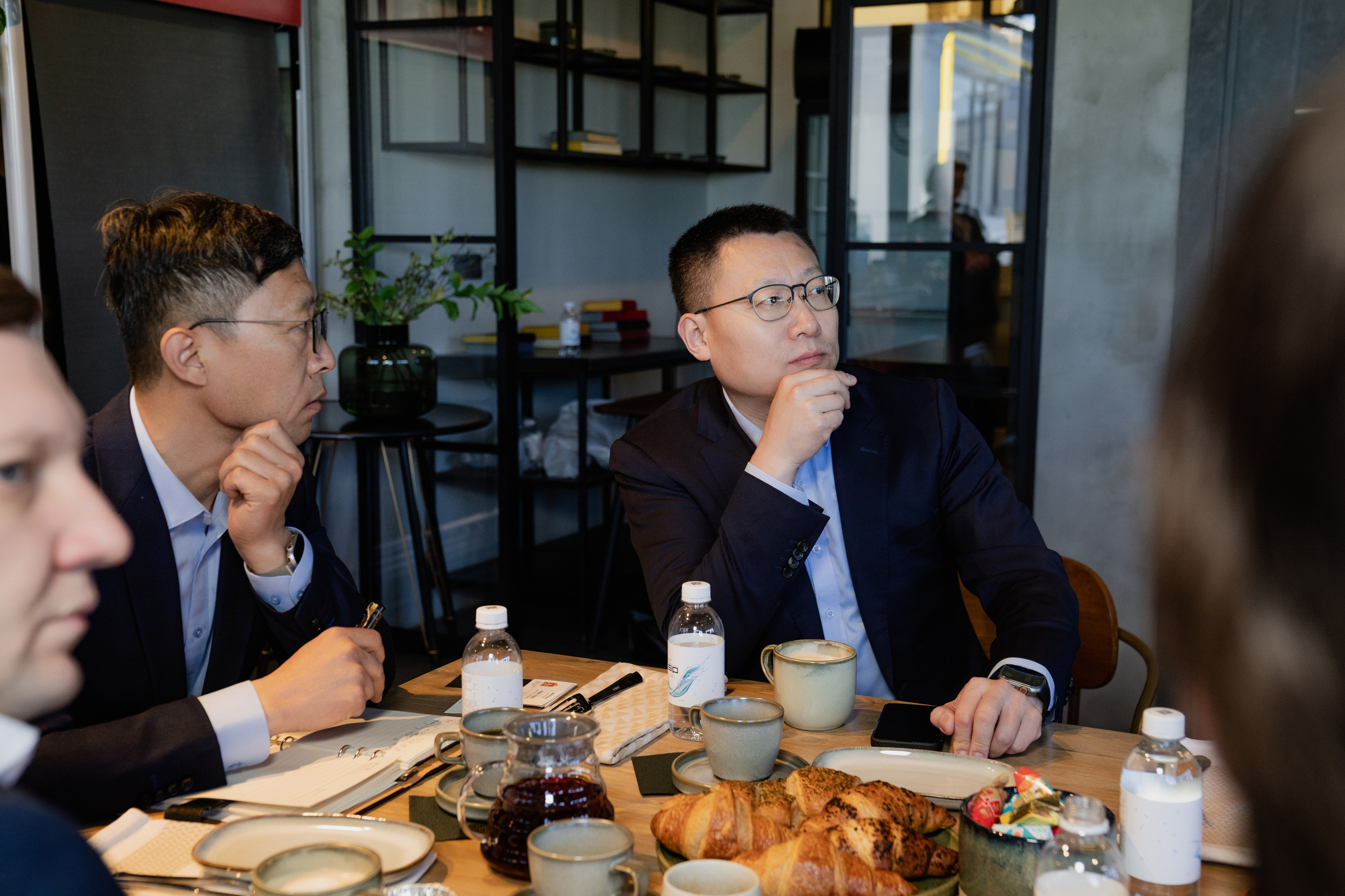 Деловая встреча. Yankovski_001