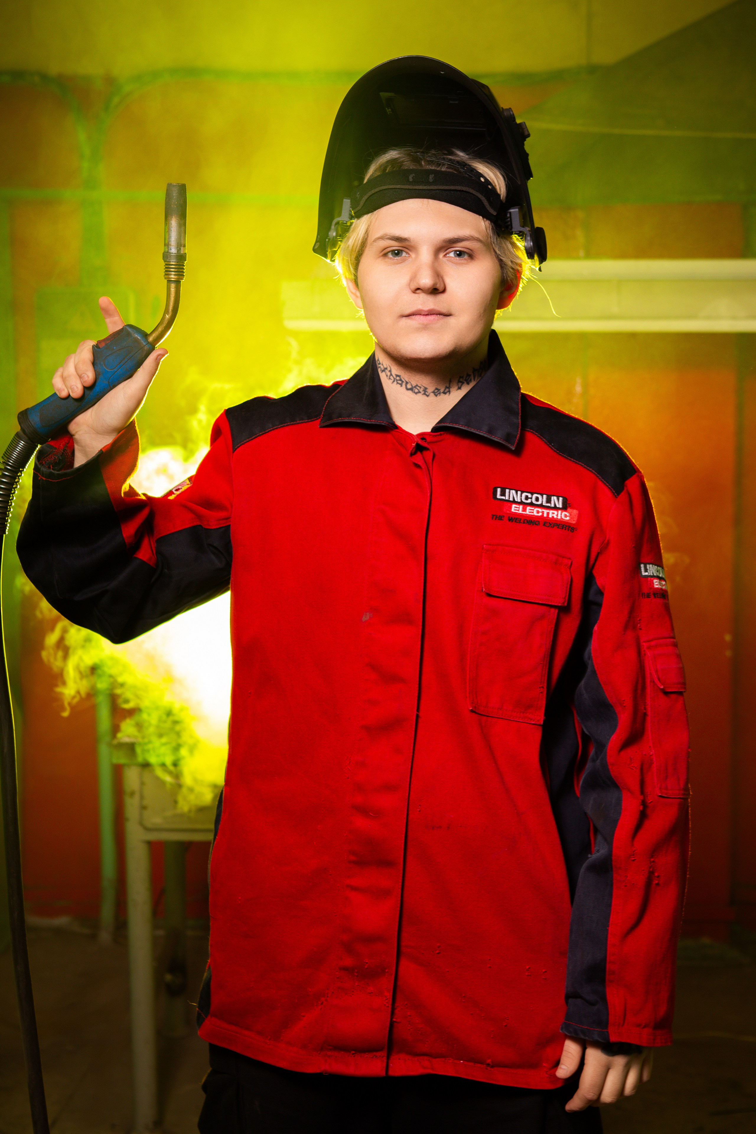 Портретная Фотосессия в Цеху для Выпускников Сварщиков | Твой Альбом Мценск. ТВОЙ АЛЬБОМ / ТВОИ ПРАВИЛА