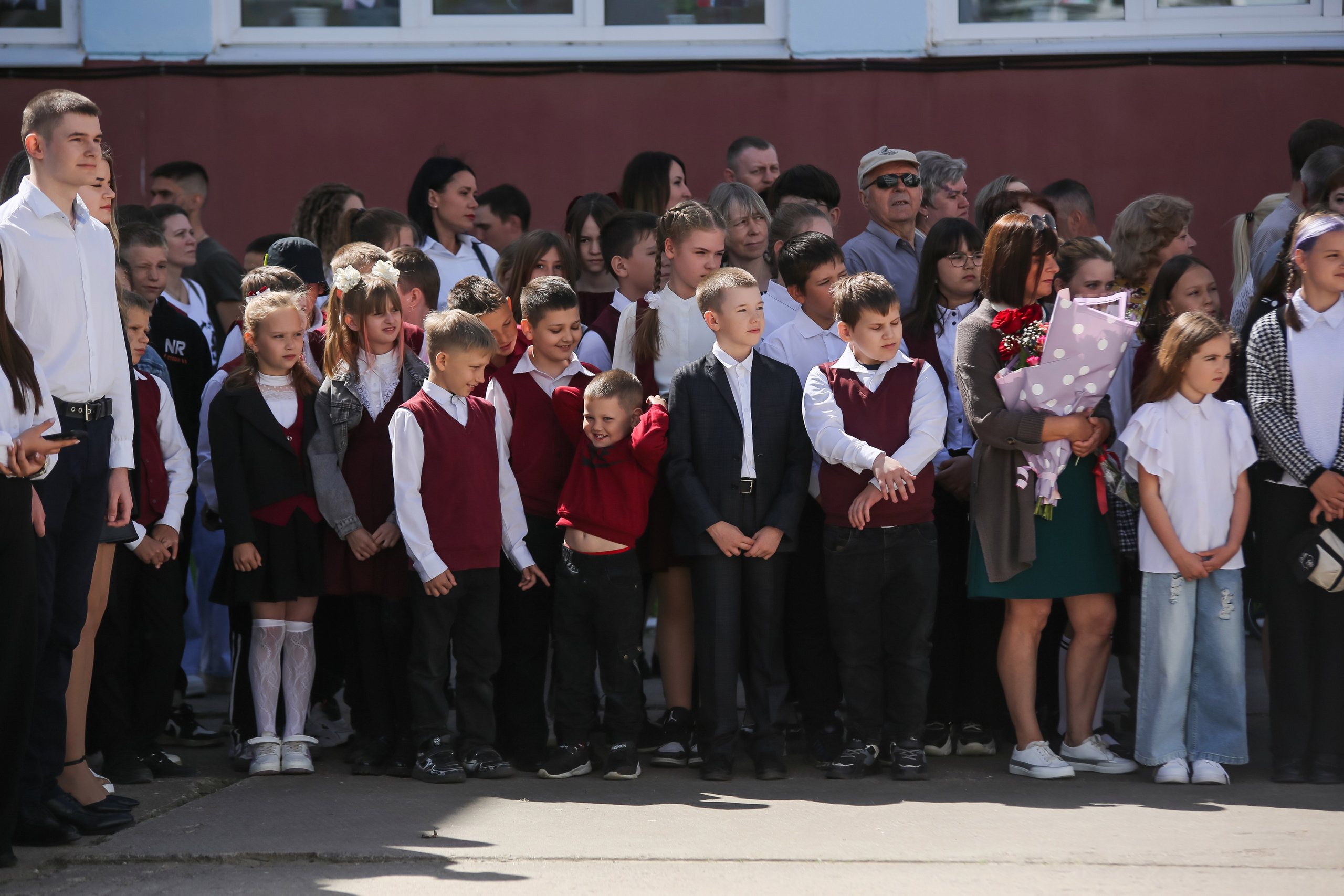 ЛИНЕЙКА «ПОСЛЕДНИЙ ЗВОНОК» 9 ШКОЛА 2024 г МЦЕНСК. ТВОЙ АЛЬБОМ / ТВОИ ПРАВИЛА