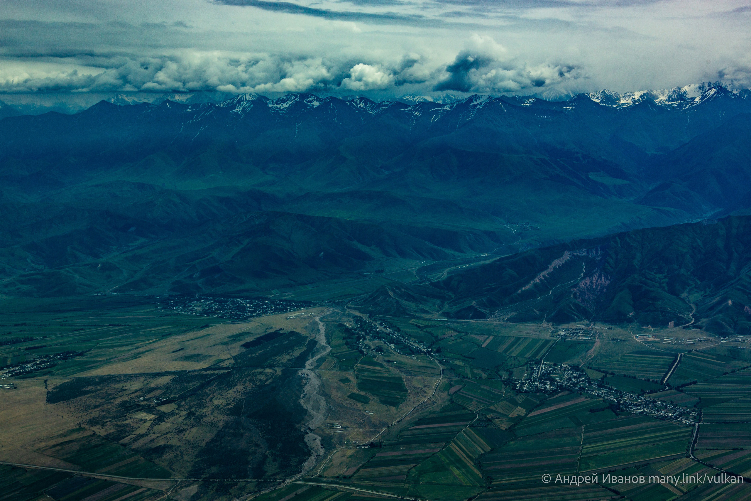 Полёт на Иссык-Куль — конференция Кругосветчиков (2025г). Фотоальбом показывающий увлекательный мир авиации и мир медведей Андрея Иванова
