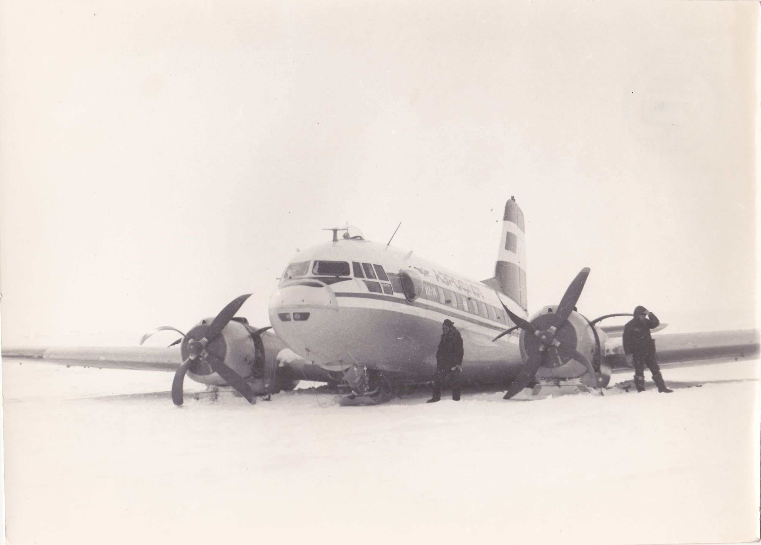 Исторические фотографии. Фотоальбом показывающий увлекательный мир авиации и мир медведей Андрея Иванова