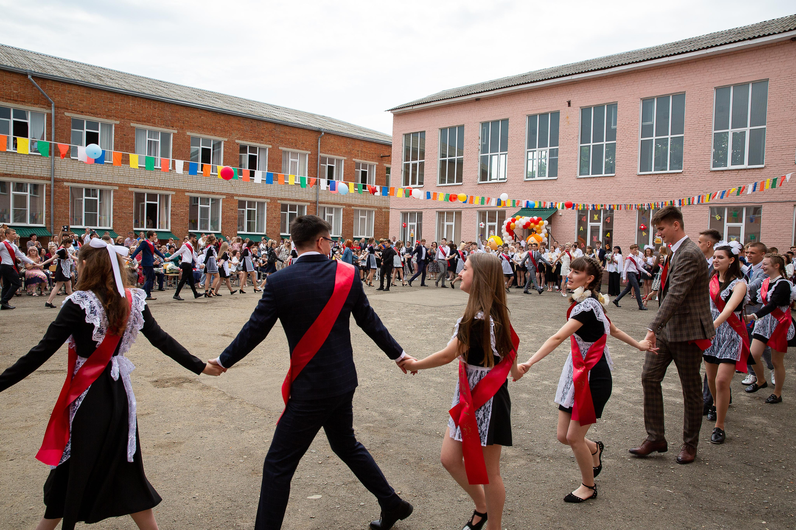 Последний звонок школа№ 3 2021 год. Видеосьемка, фотосьемка свадеб, юбилеев, утренников в Краснодарском кр