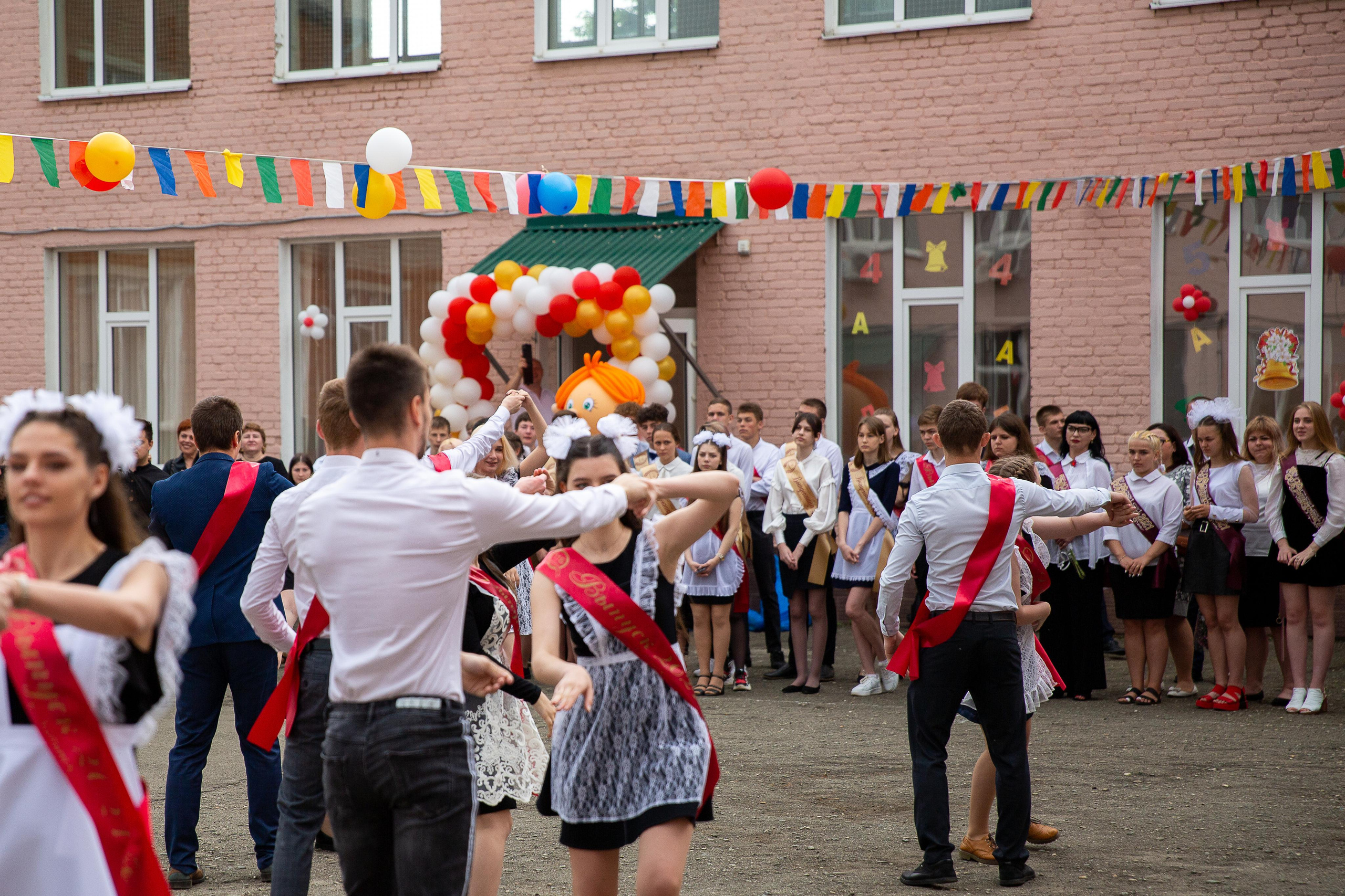 Последний звонок школа№ 3 2021 год. Видеосьемка, фотосьемка свадеб, юбилеев, утренников в Краснодарском кр