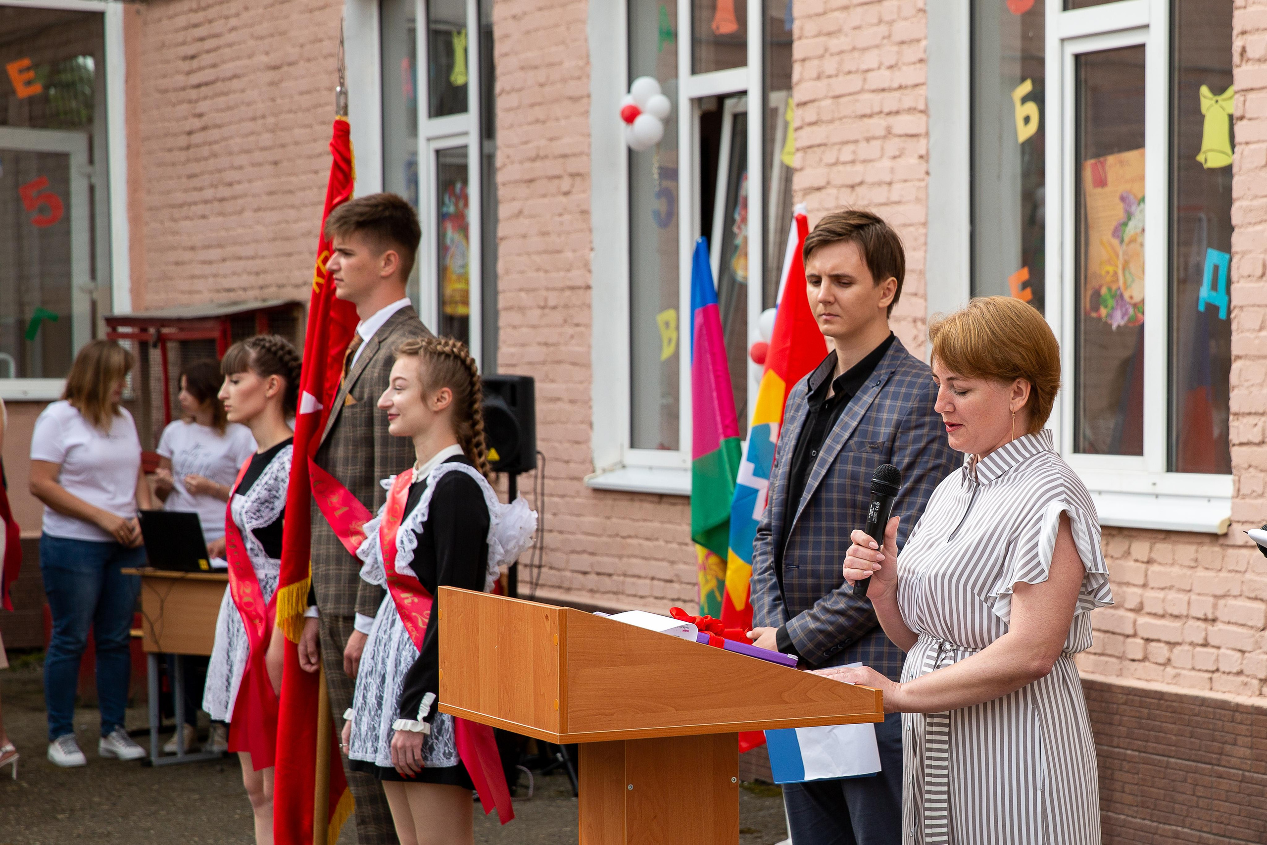 Последний звонок школа№ 3 2021 год. Видеосьемка, фотосьемка свадеб, юбилеев, утренников в Краснодарском кр