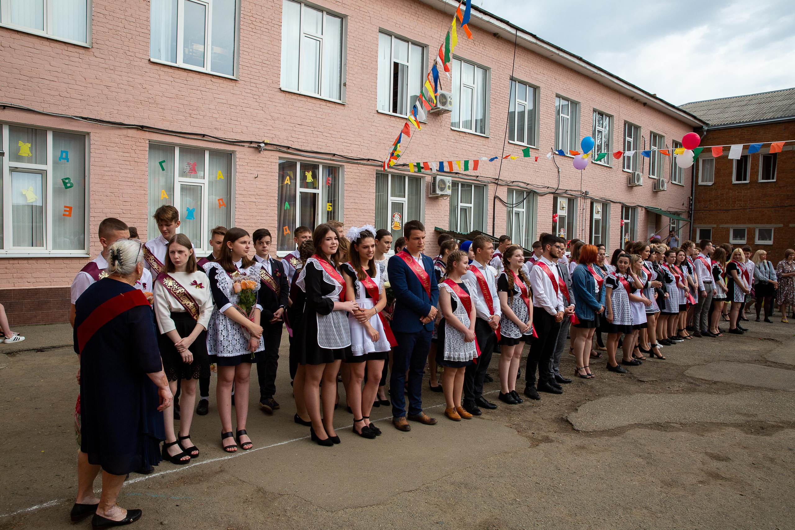 Последний звонок школа№ 3 2021 год. Видеосьемка, фотосьемка свадеб, юбилеев, утренников в Краснодарском кр