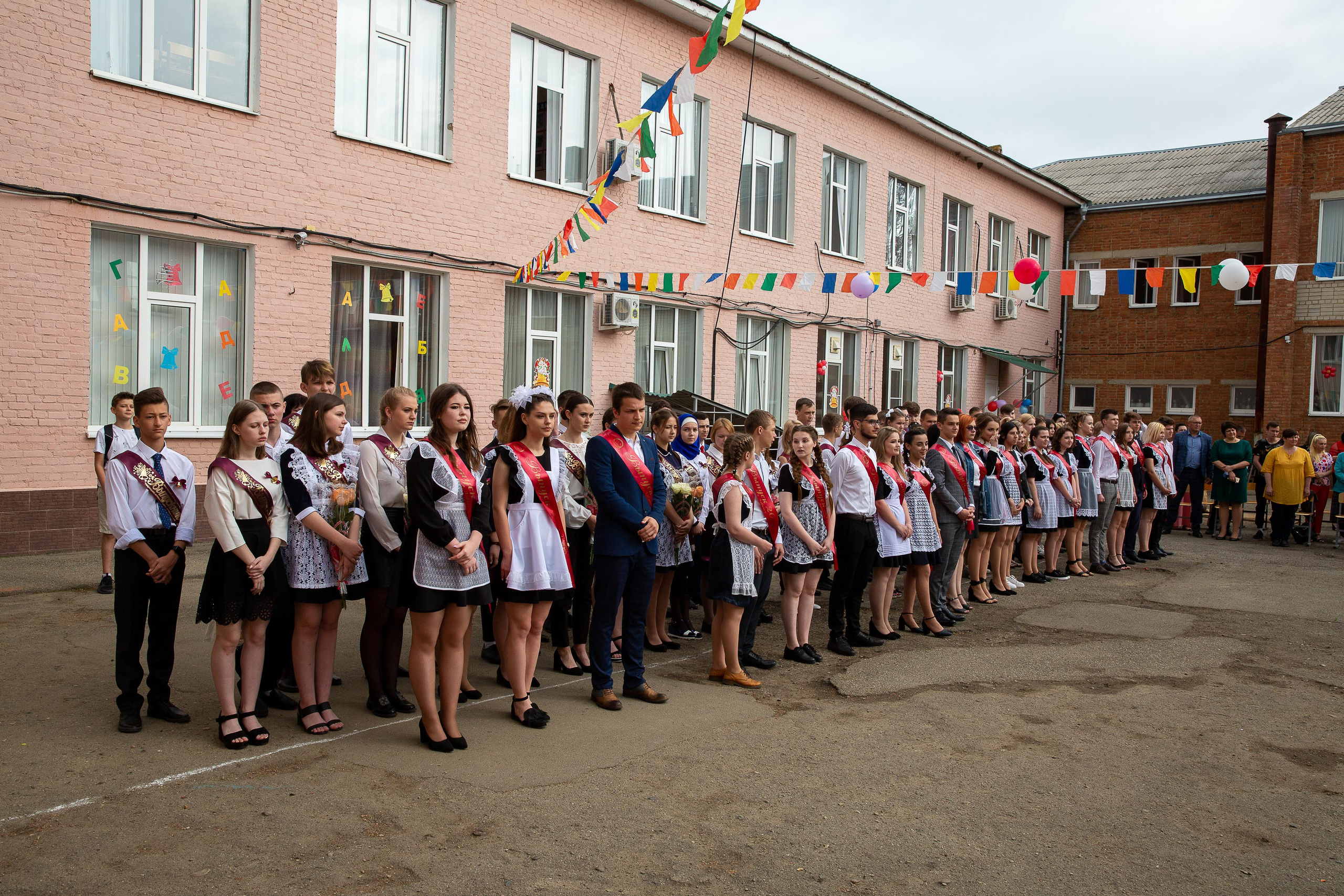 Последний звонок школа№ 3 2021 год. Видеосьемка, фотосьемка свадеб, юбилеев, утренников в Краснодарском кр