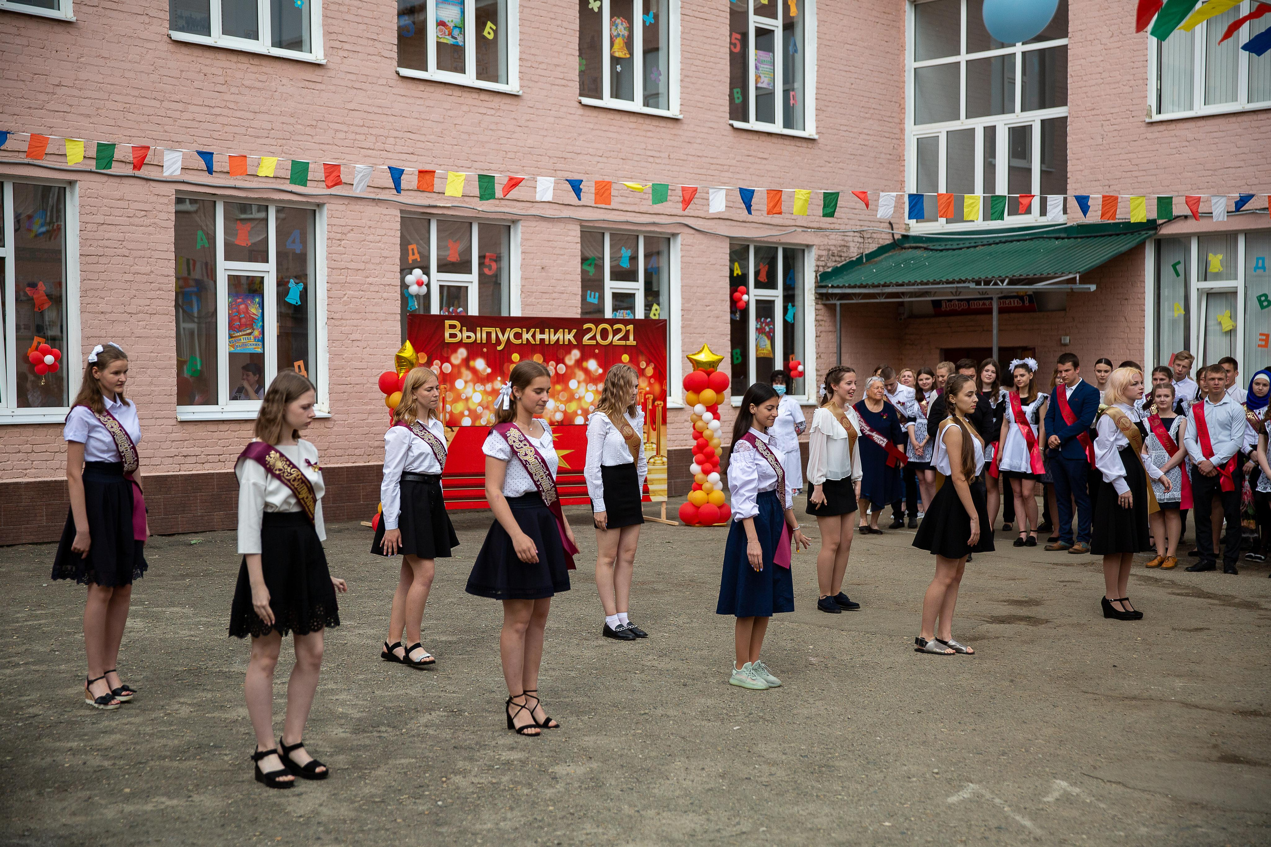 Последний звонок школа№ 3 2021 год. Видеосьемка, фотосьемка свадеб, юбилеев, утренников в Краснодарском кр