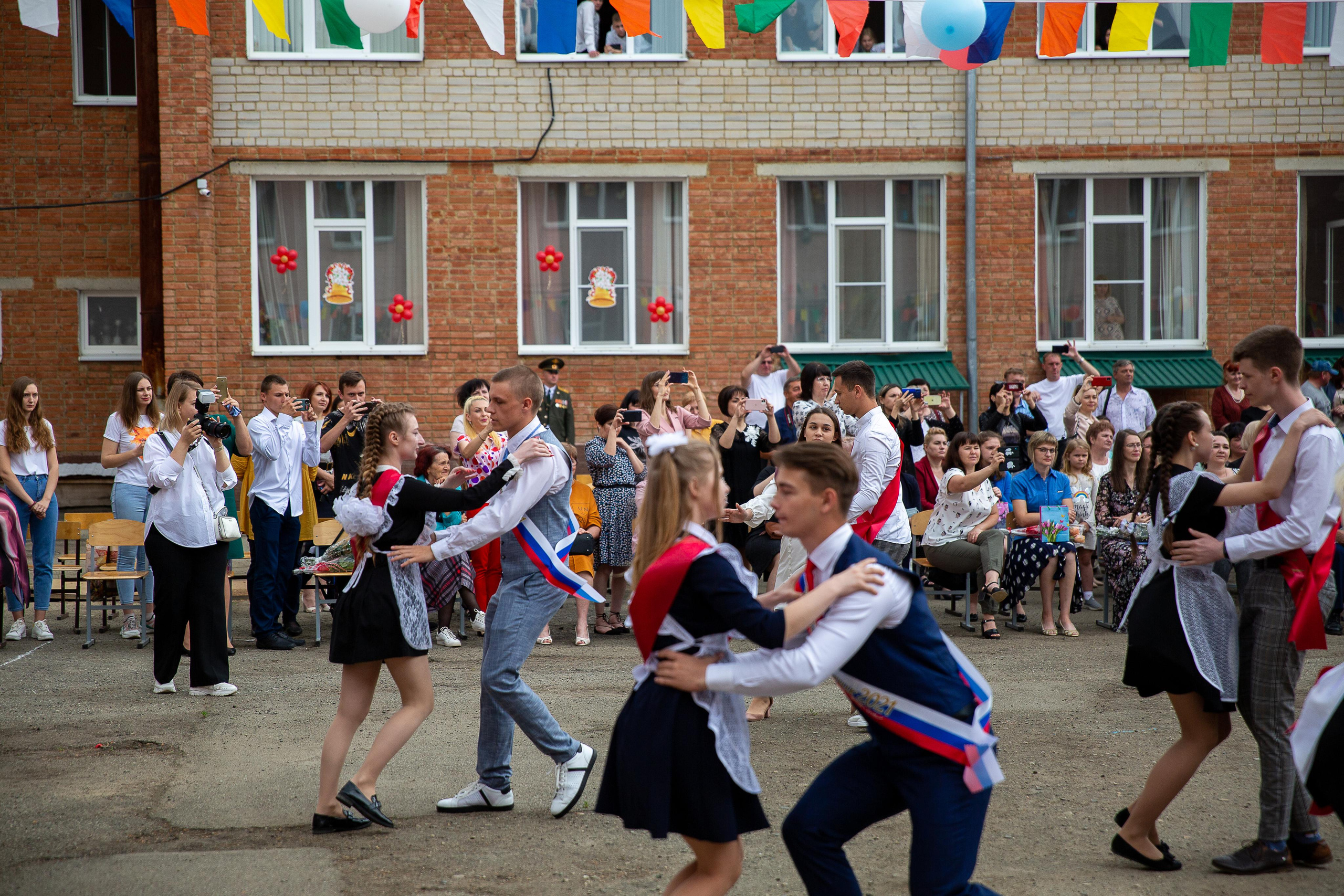 Последний звонок школа№ 3 2021 год. Видеосьемка, фотосьемка свадеб, юбилеев, утренников в Краснодарском кр