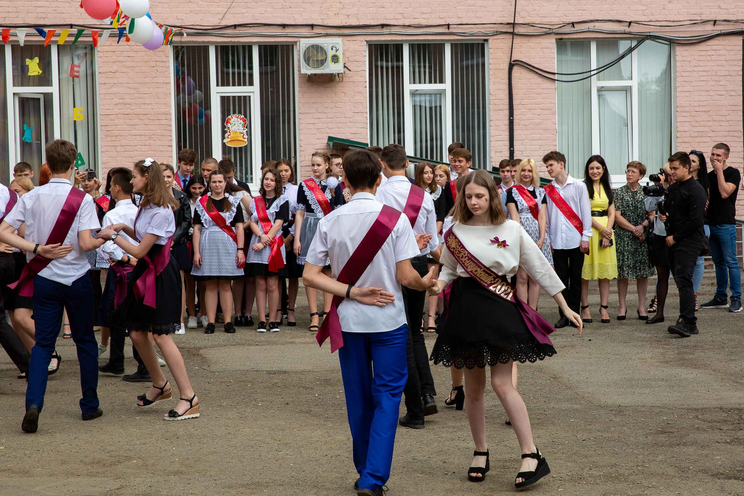 Последний звонок школа№ 3 2021 год. Видеосьемка, фотосьемка свадеб, юбилеев, утренников в Краснодарском кр
