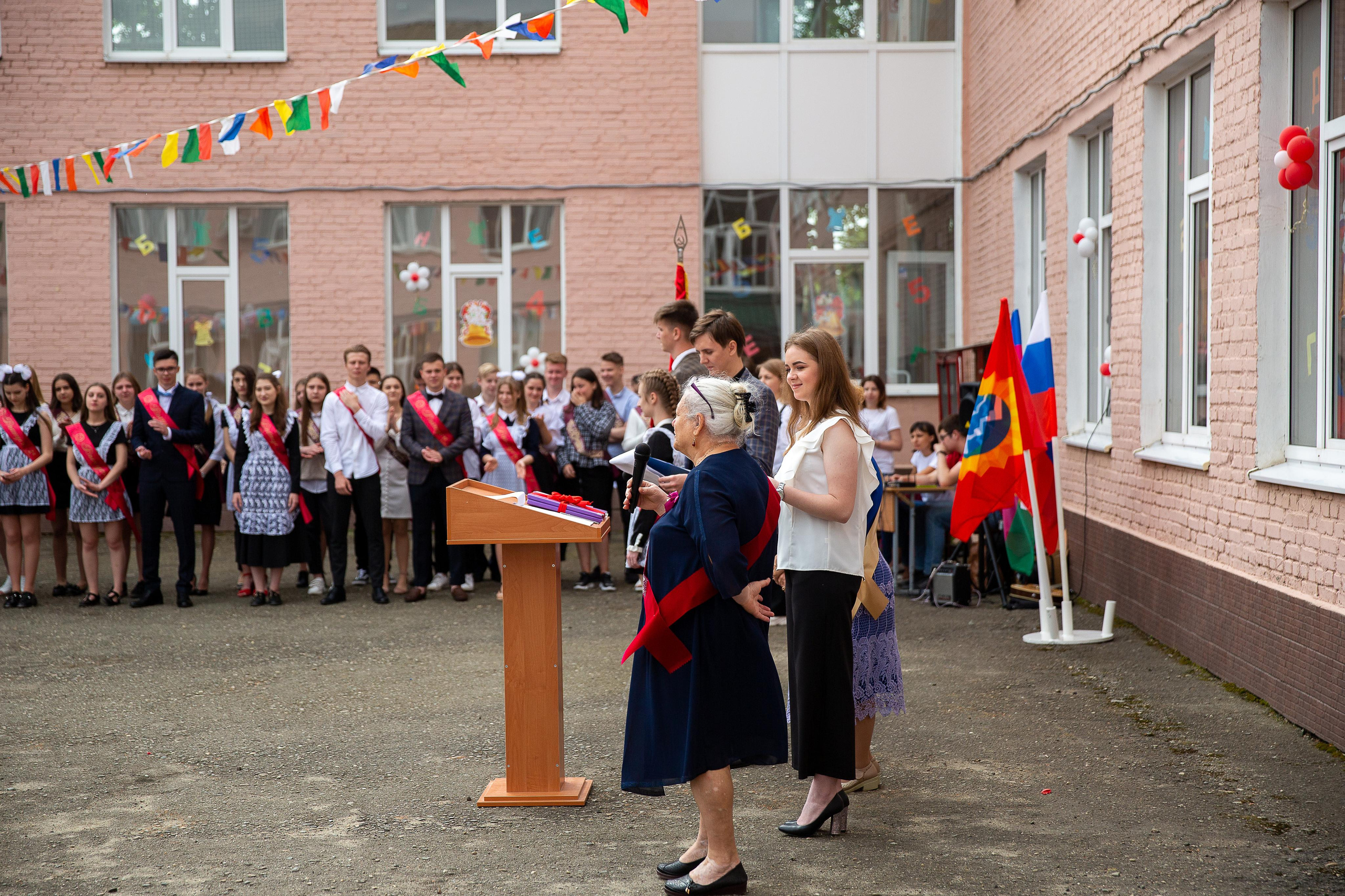 Последний звонок школа№ 3 2021 год. Видеосьемка, фотосьемка свадеб, юбилеев, утренников в Краснодарском кр