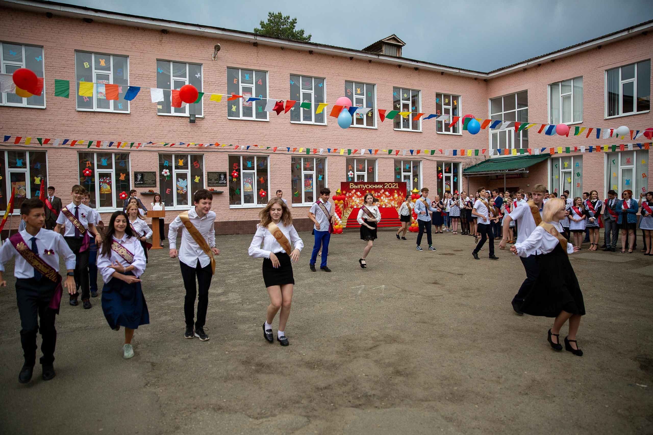 Последний звонок школа№ 3 2021 год. Видеосьемка, фотосьемка свадеб, юбилеев, утренников в Краснодарском кр
