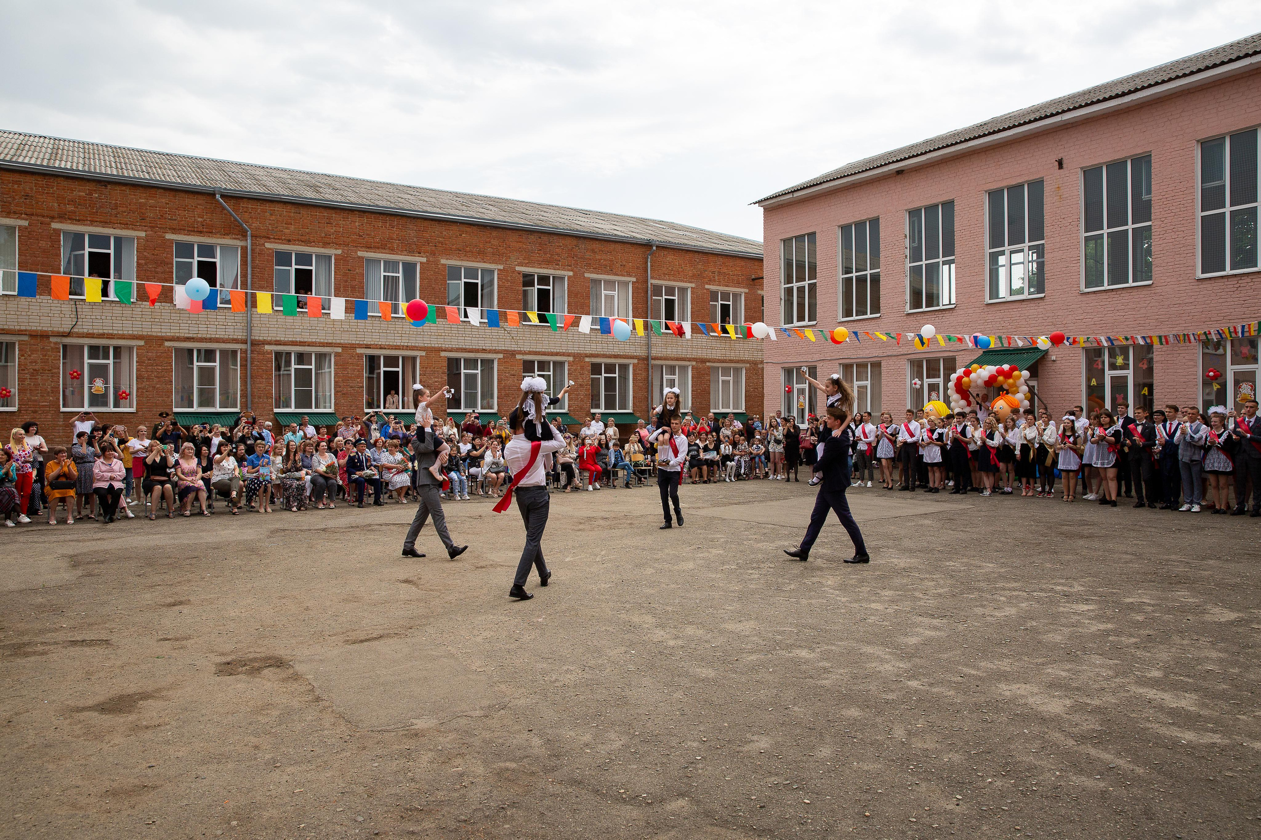 Последний звонок школа№ 3 2021 год. Видеосьемка, фотосьемка свадеб, юбилеев, утренников в Краснодарском кр