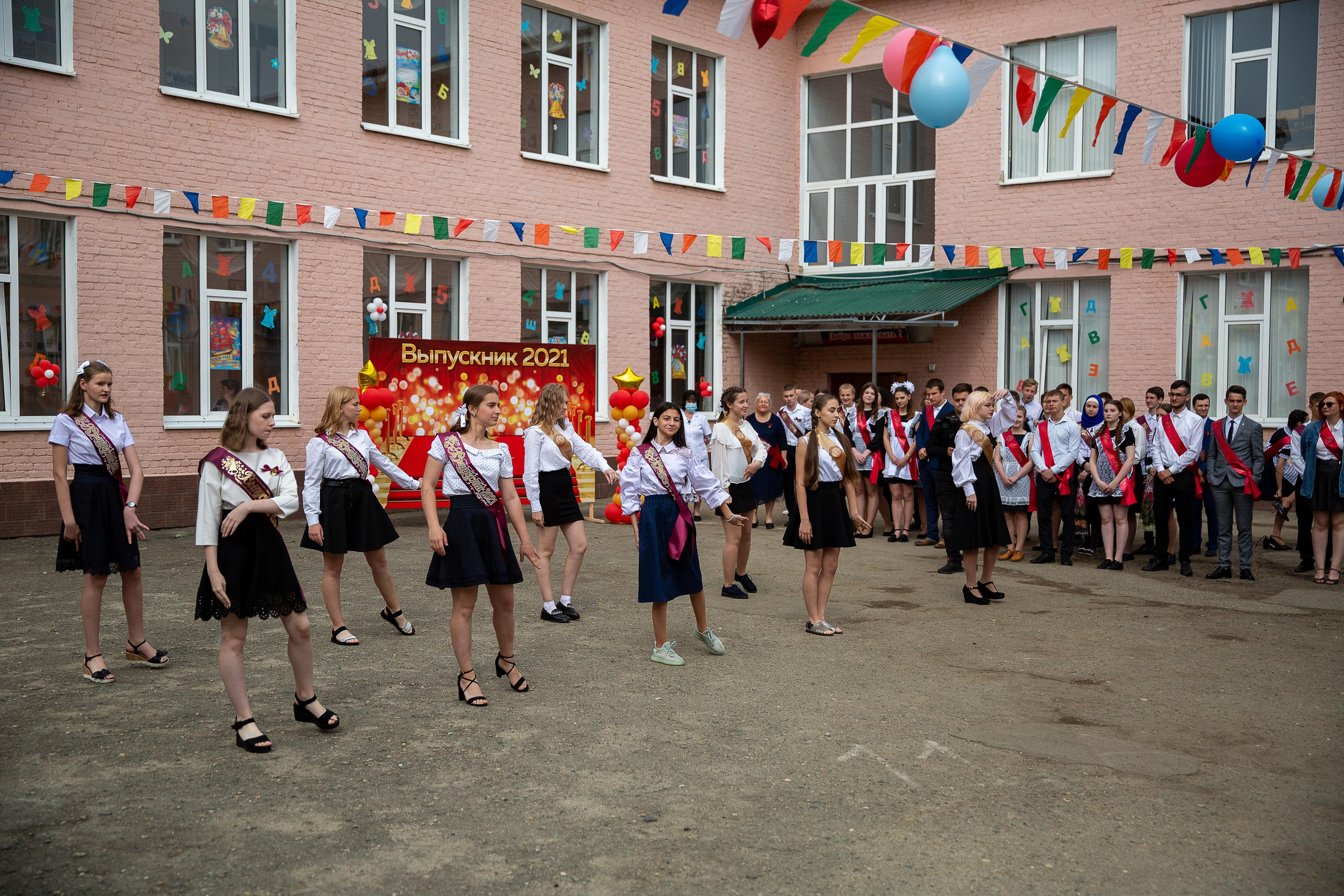 Последний звонок школа№ 3 2021 год. Видеосьемка, фотосьемка свадеб, юбилеев, утренников в Краснодарском кр