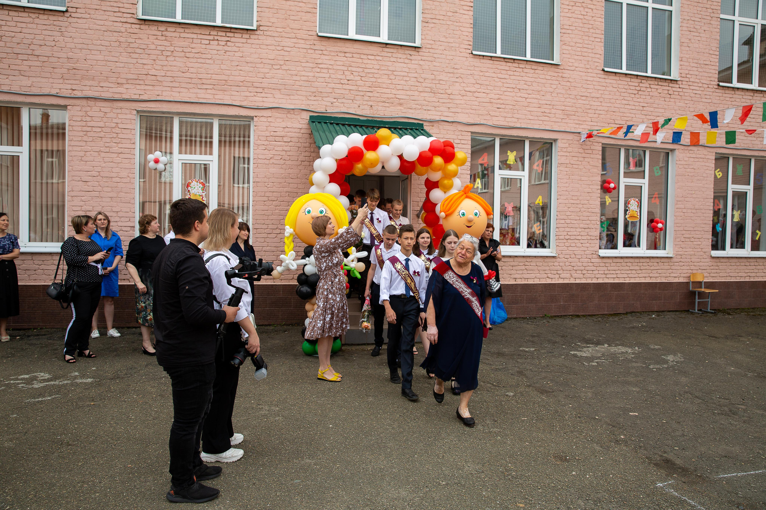 Последний звонок школа№ 3 2021 год. Видеосьемка, фотосьемка свадеб, юбилеев, утренников в Краснодарском кр