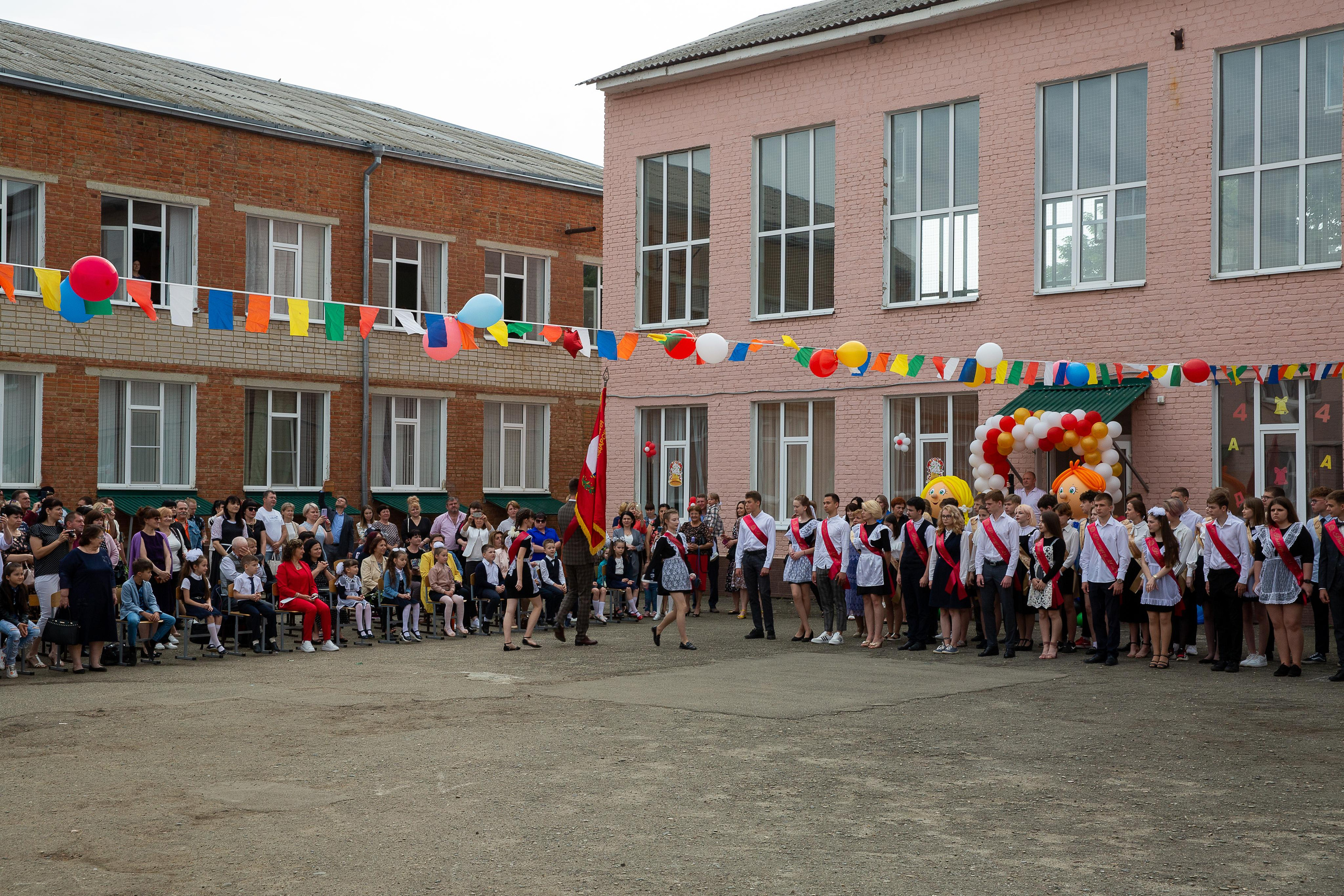 Последний звонок школа№ 3 2021 год. Видеосьемка, фотосьемка свадеб, юбилеев, утренников в Краснодарском кр
