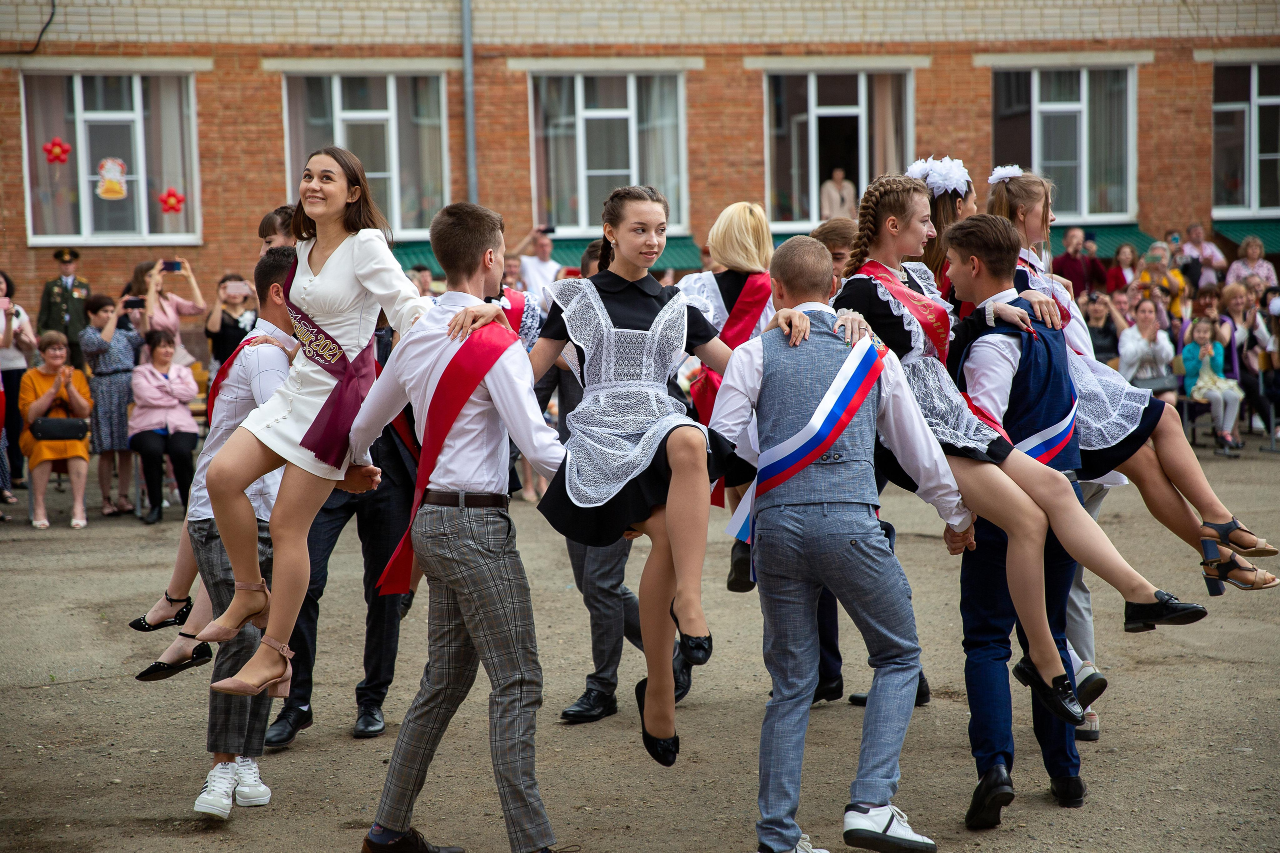 Последний звонок школа№ 3 2021 год. Видеосьемка, фотосьемка свадеб, юбилеев, утренников в Краснодарском кр