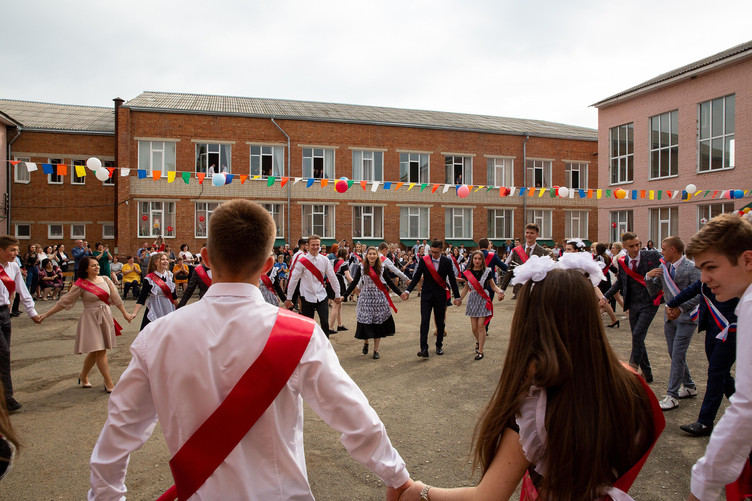 Последний звонок школа№ 3 2021 год. Видеосьемка, фотосьемка свадеб, юбилеев, утренников в Краснодарском кр