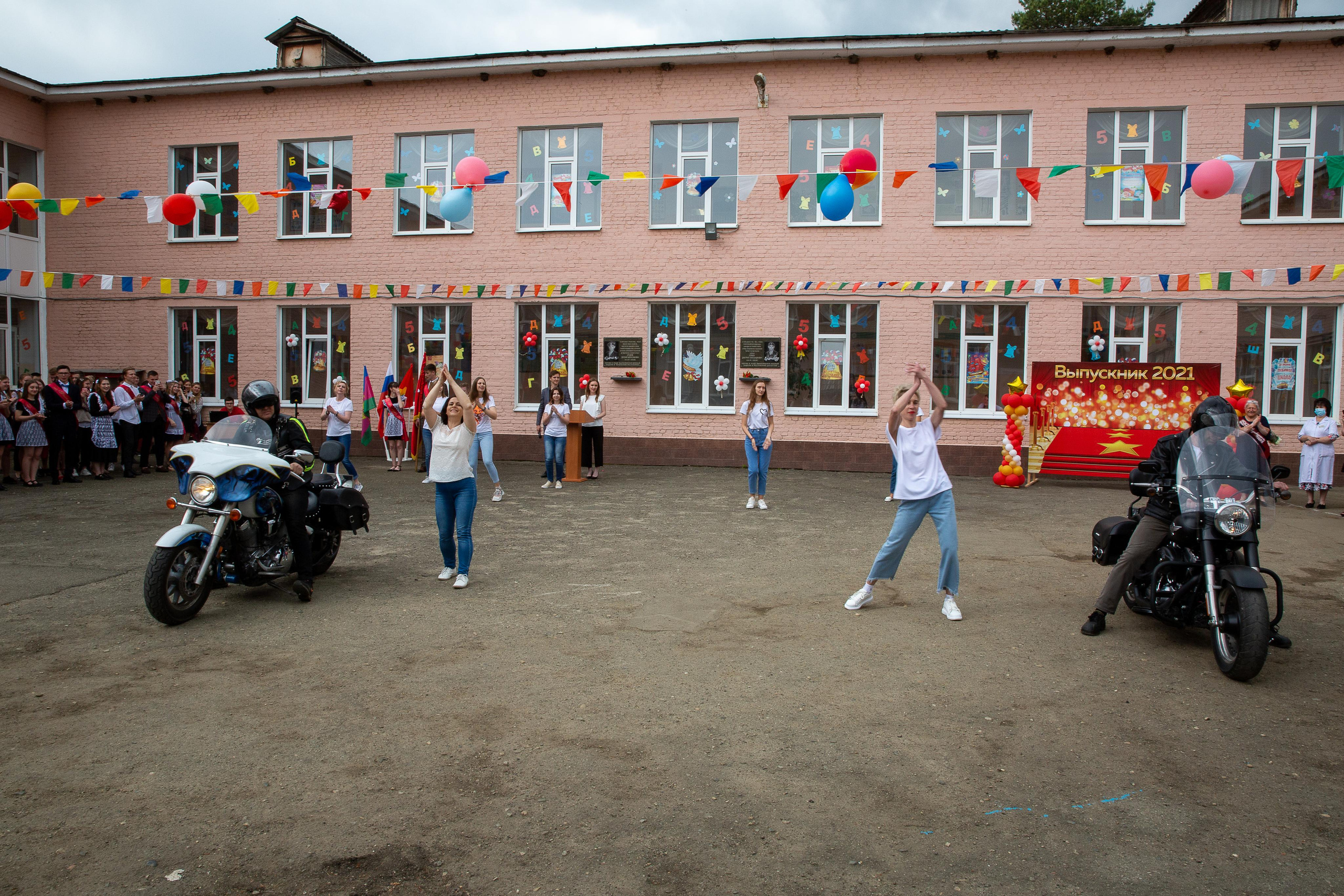 Последний звонок школа№ 3 2021 год. Видеосьемка, фотосьемка свадеб, юбилеев, утренников в Краснодарском кр