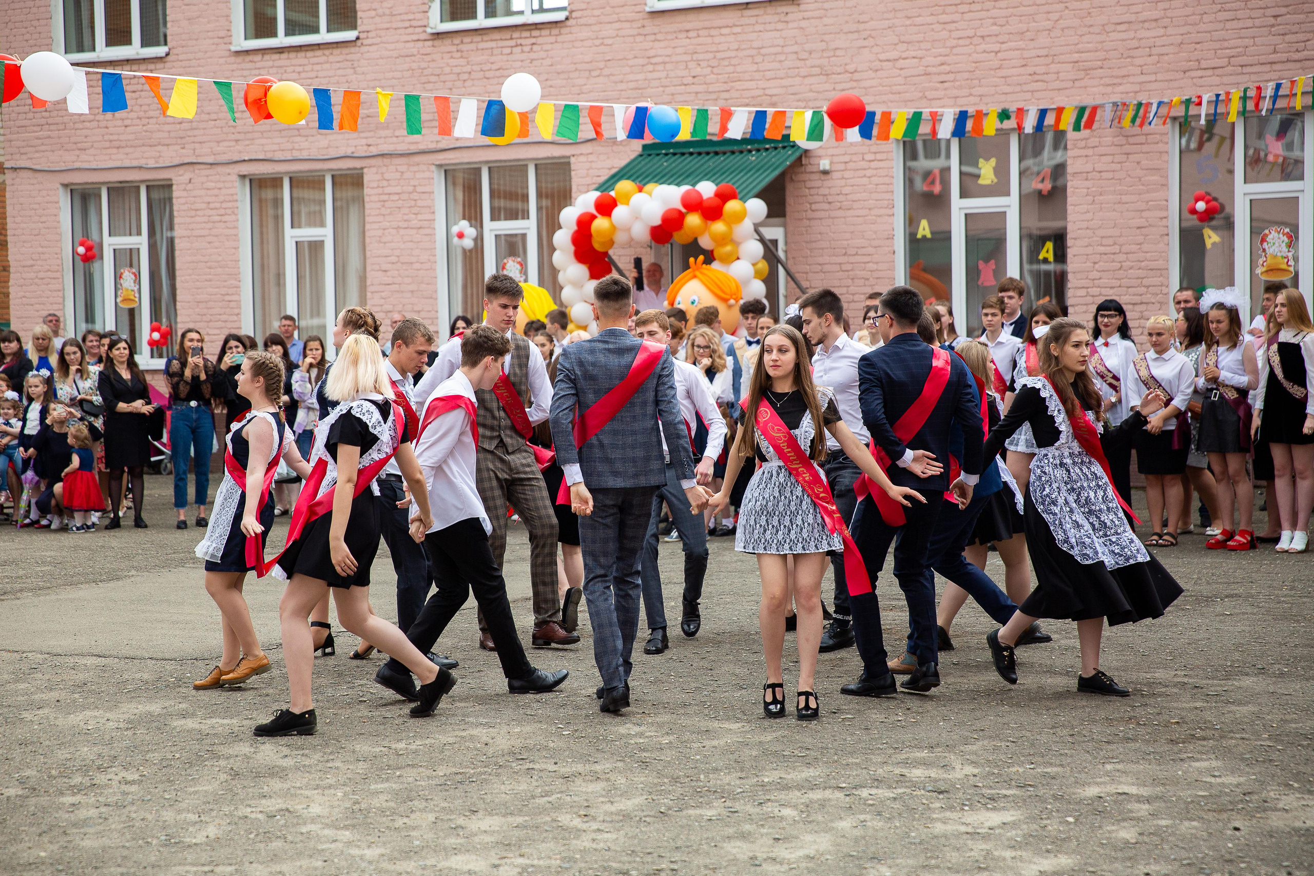 Последний звонок школа№ 3 2021 год. Видеосьемка, фотосьемка свадеб, юбилеев, утренников в Краснодарском кр