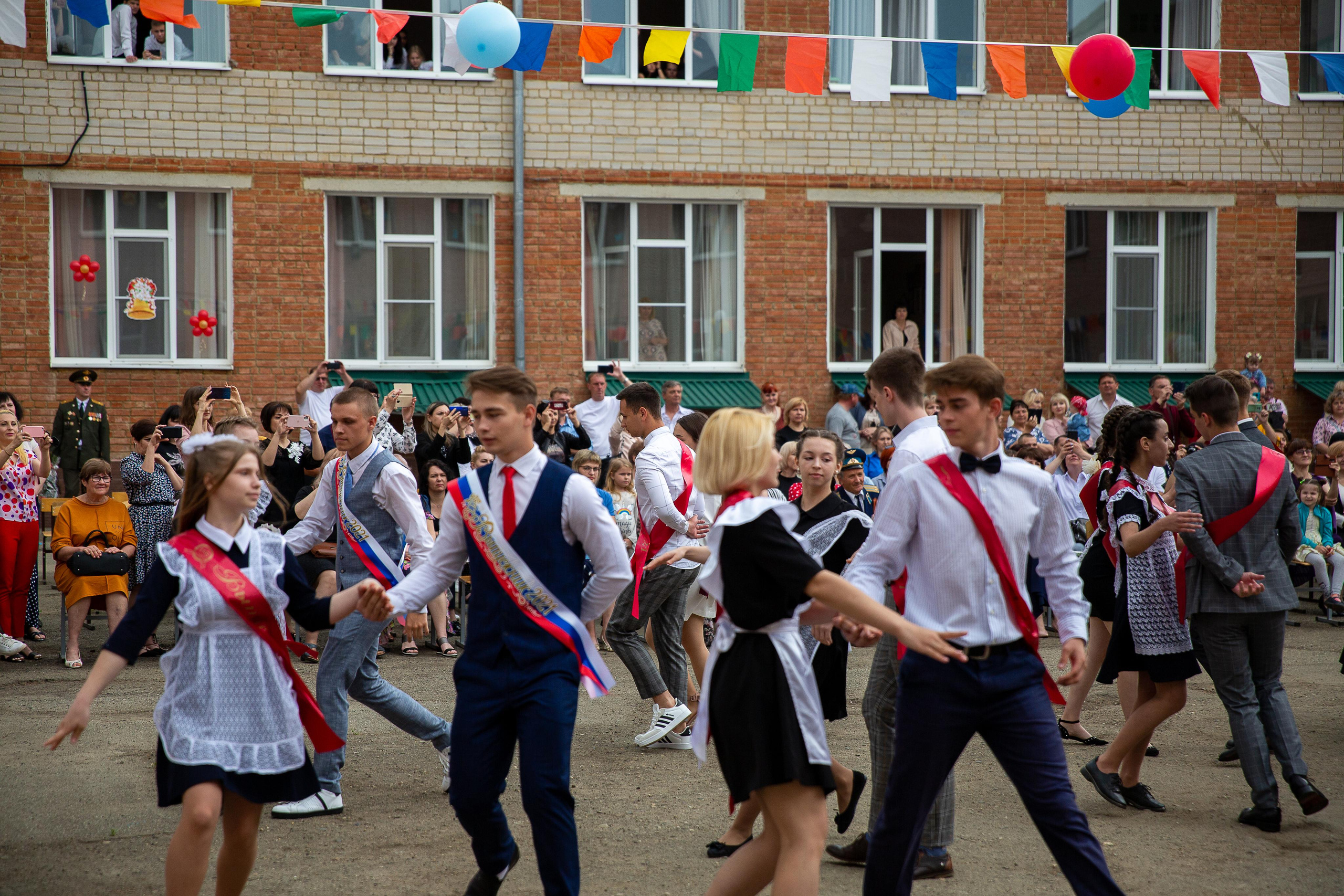Последний звонок школа№ 3 2021 год. Видеосьемка, фотосьемка свадеб, юбилеев, утренников в Краснодарском кр