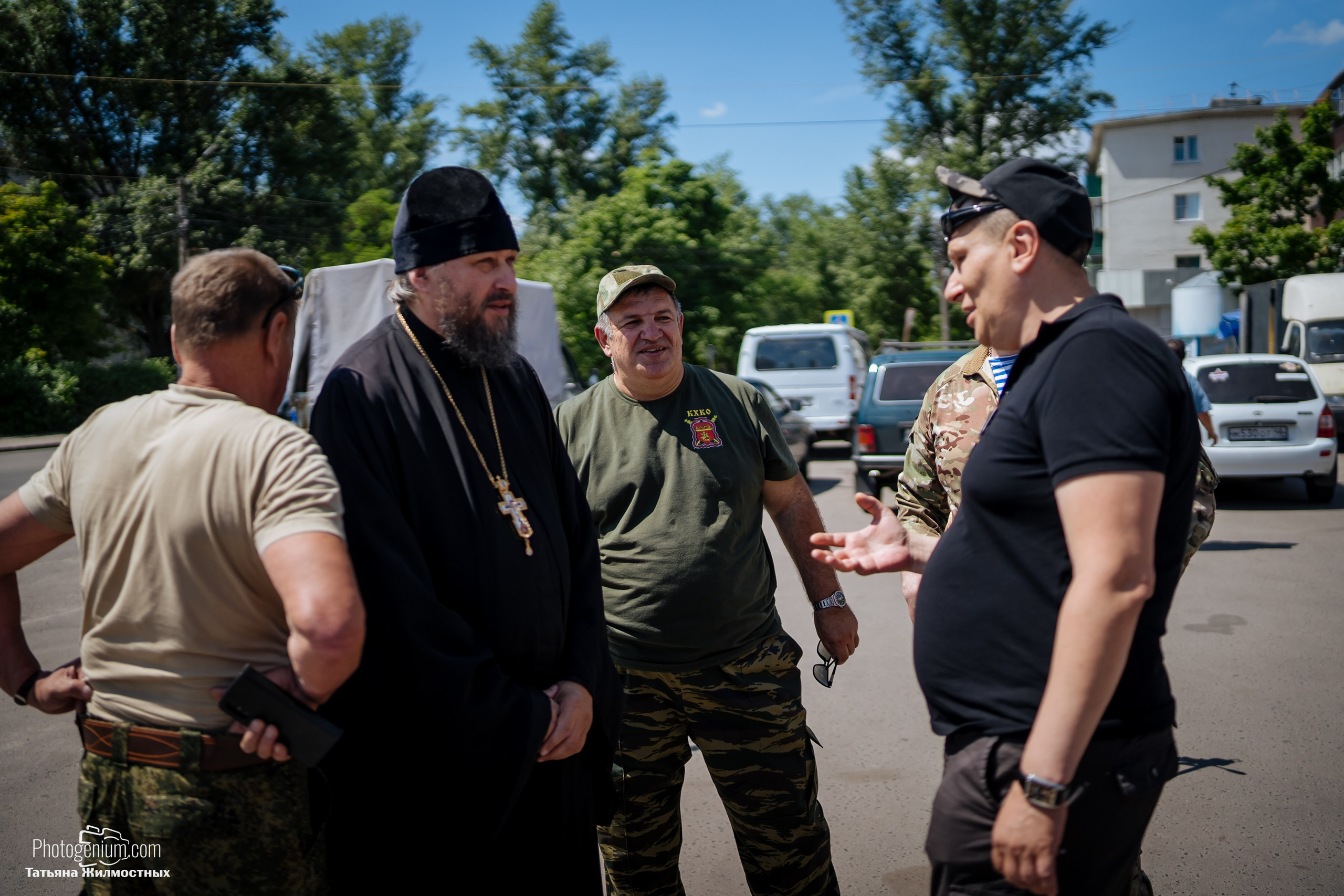 8 июня «Патриоты из Курска» сбор гуманитарной помощи у кинотеатра «Родина». Фотограф Нижний Новгород Татьяна Кейод