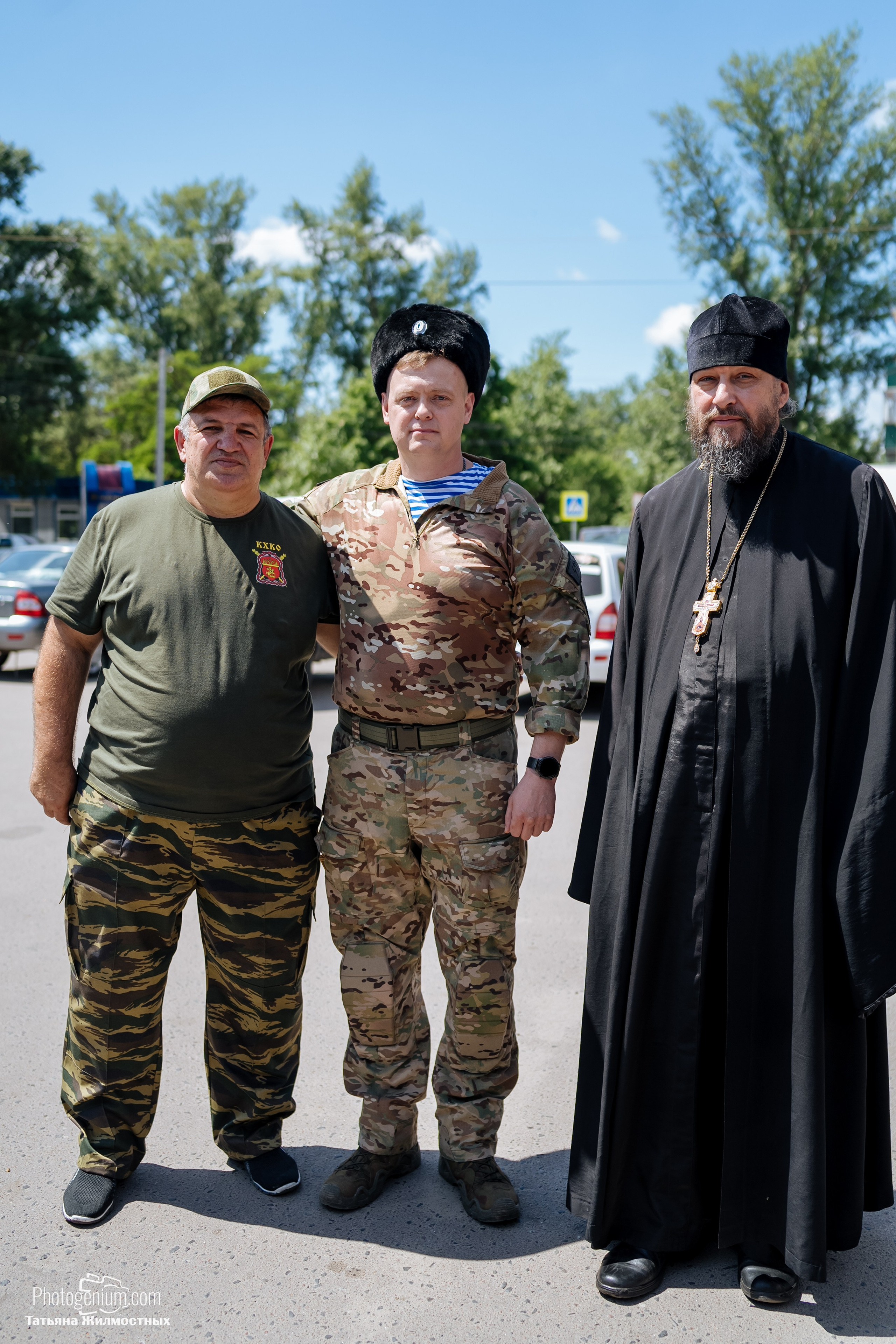 8 июня «Патриоты из Курска» сбор гуманитарной помощи у кинотеатра «Родина». Фотограф Нижний Новгород Татьяна Кейод