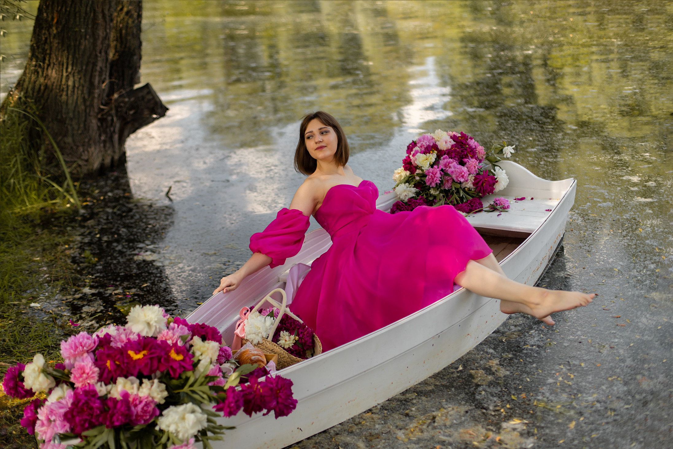 Получасовая съемка в лодке с пионами. Фотограф Белгород