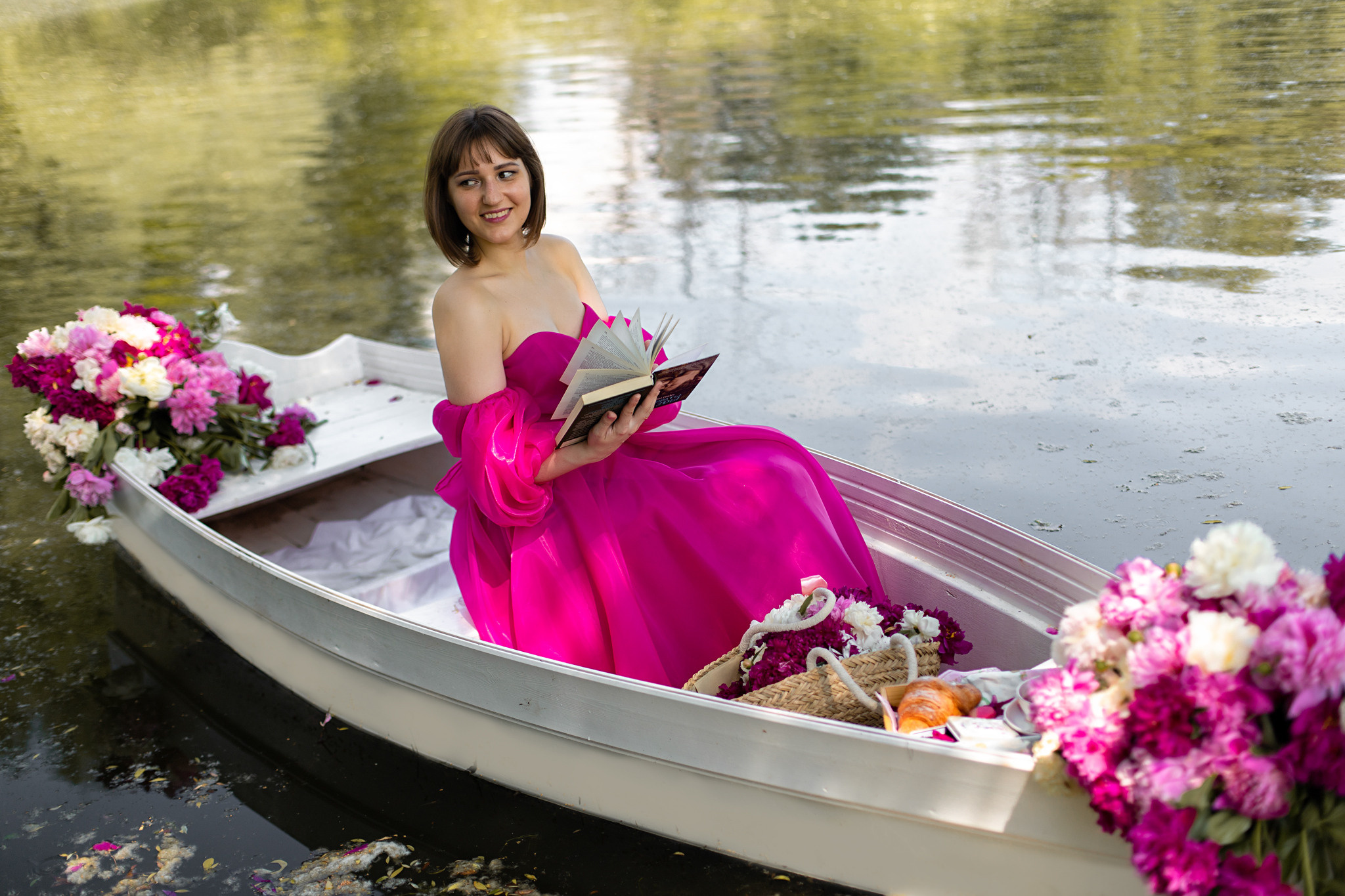 Получасовая съемка в лодке с пионами. Фотограф Белгород