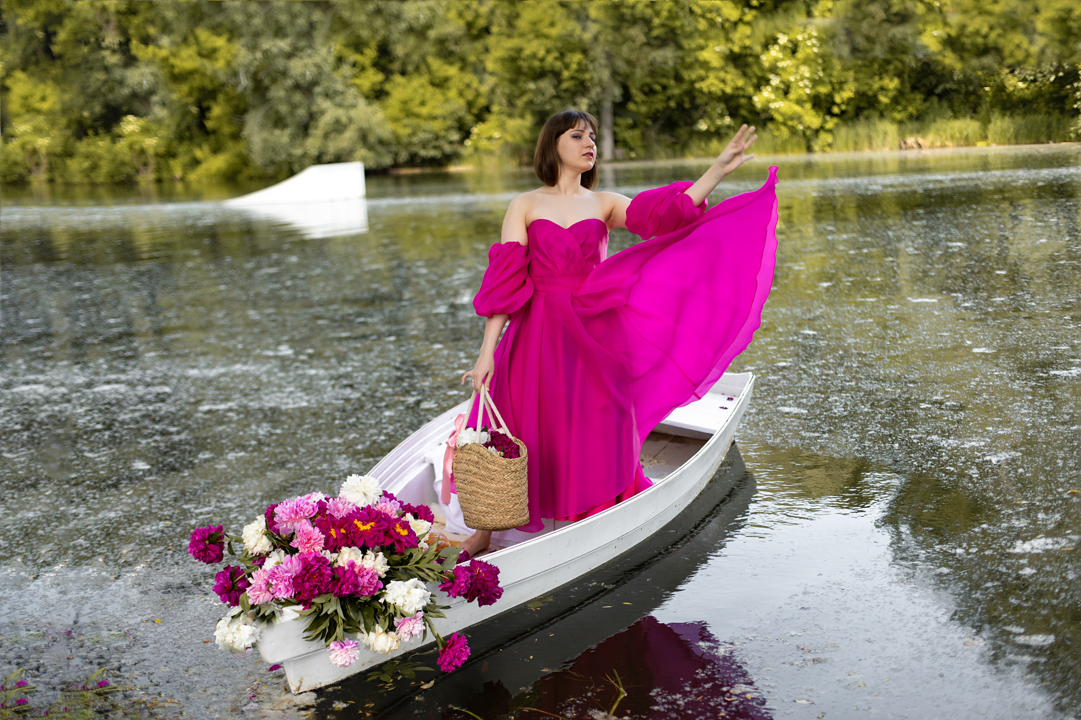 Получасовая съемка в лодке с пионами. Фотограф Белгород