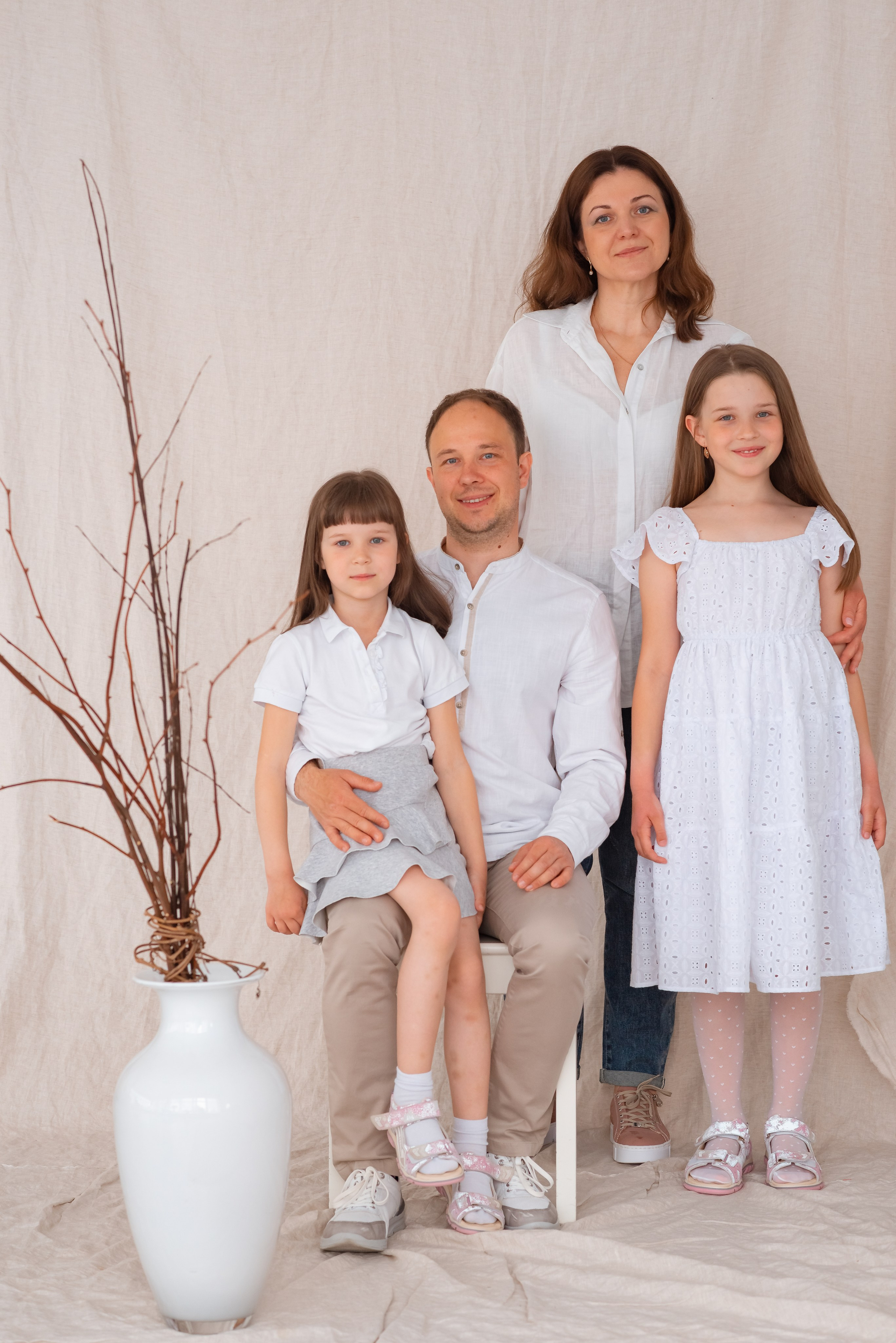 Инна с семьей в Феломене. Семейный фотограф на выписку из роддома и крещение Минск Настя Гришук