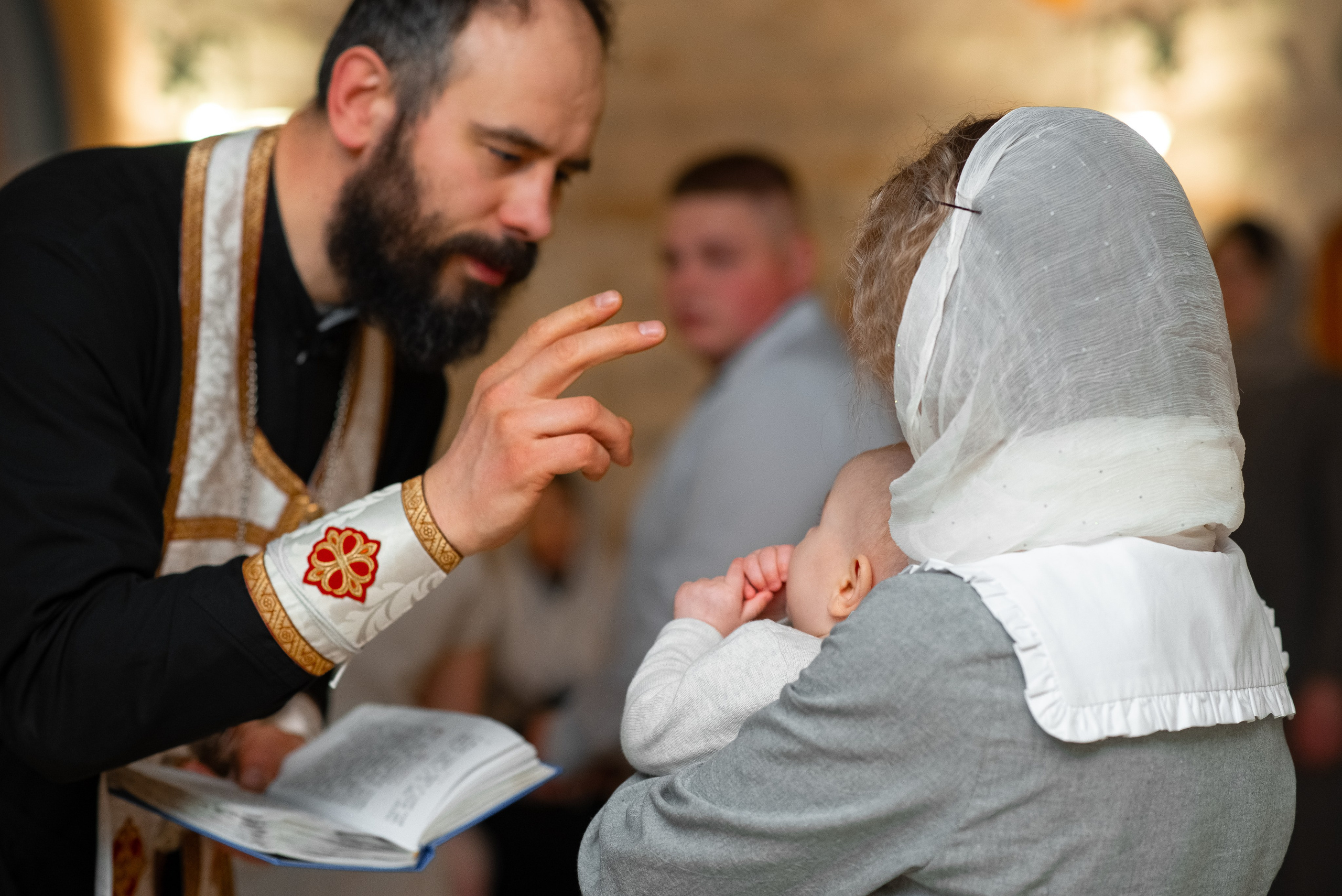 Крещение Василисы в Свято-Елисаветинском монастыре. Семейный фотограф на выписку из роддома и крещение Минск Настя Гришук