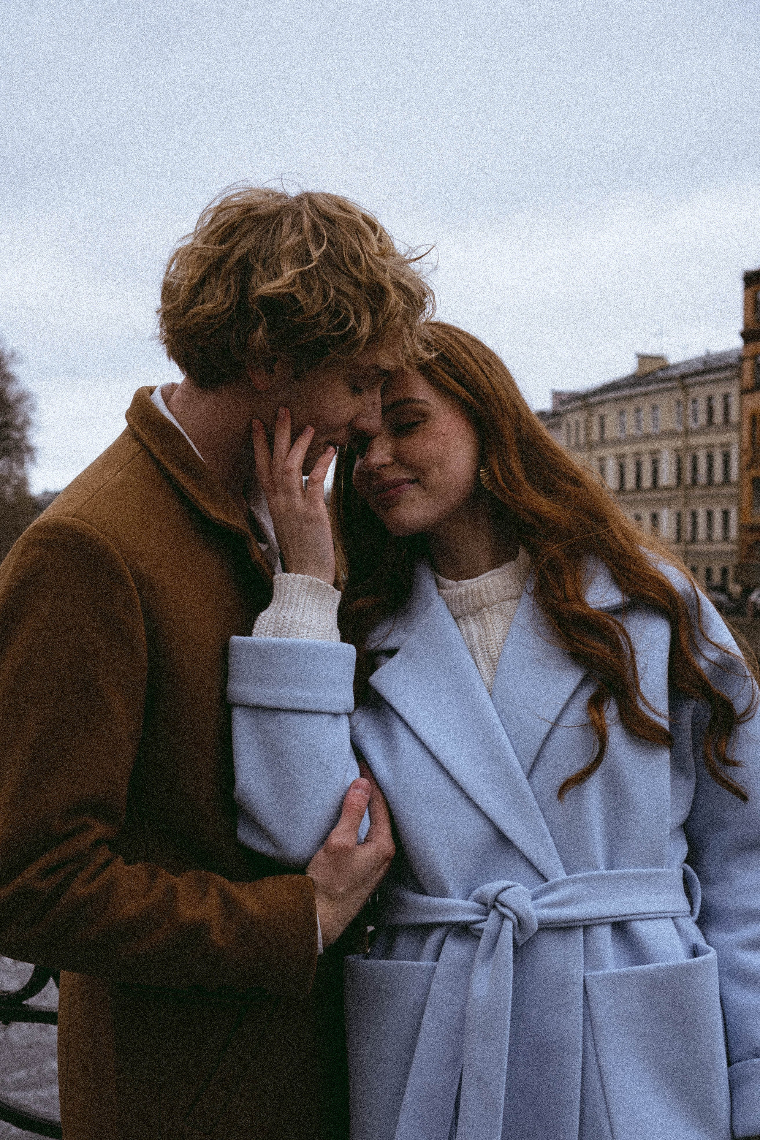 СВАДЕБНАЯ СЬЕМКА В ОТЕЛЕ. СБОРЫ ЖЕНИХА И НЕВЕСТЫ И ТАКЖЕ ТОР И ПОДГОТОВКА К ПРОГУЛКЕ И ПРОГУЛКА ПО ПЕТРОГРАДКЕ. Профессиональный фотограф, Санкт-Петербург — Виктория Богомолова