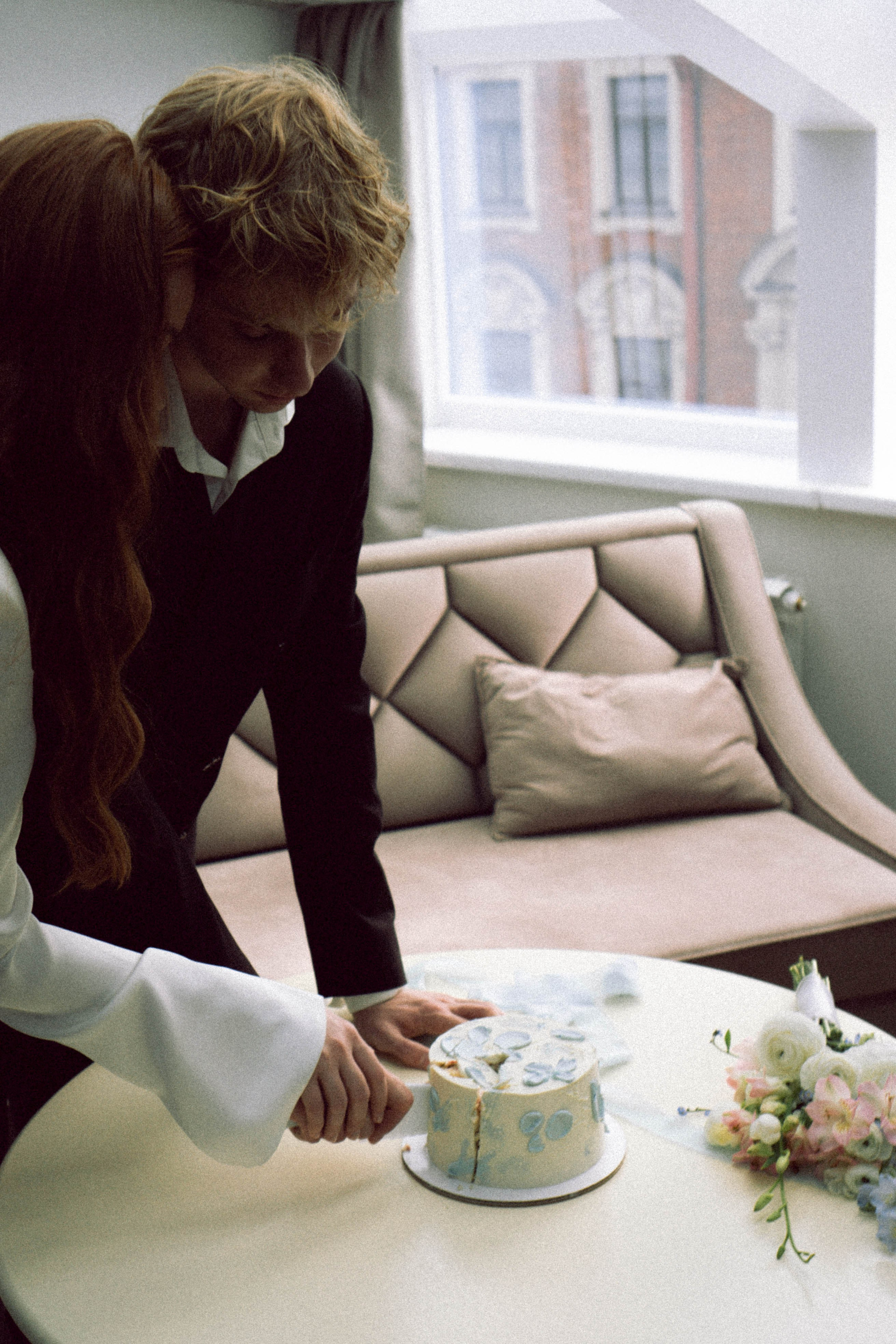 СВАДЕБНАЯ СЬЕМКА В ОТЕЛЕ. СБОРЫ ЖЕНИХА И НЕВЕСТЫ И ТАКЖЕ ТОР И ПОДГОТОВКА К ПРОГУЛКЕ. Профессиональный фотограф, Санкт-Петербург — Виктория Богомолова