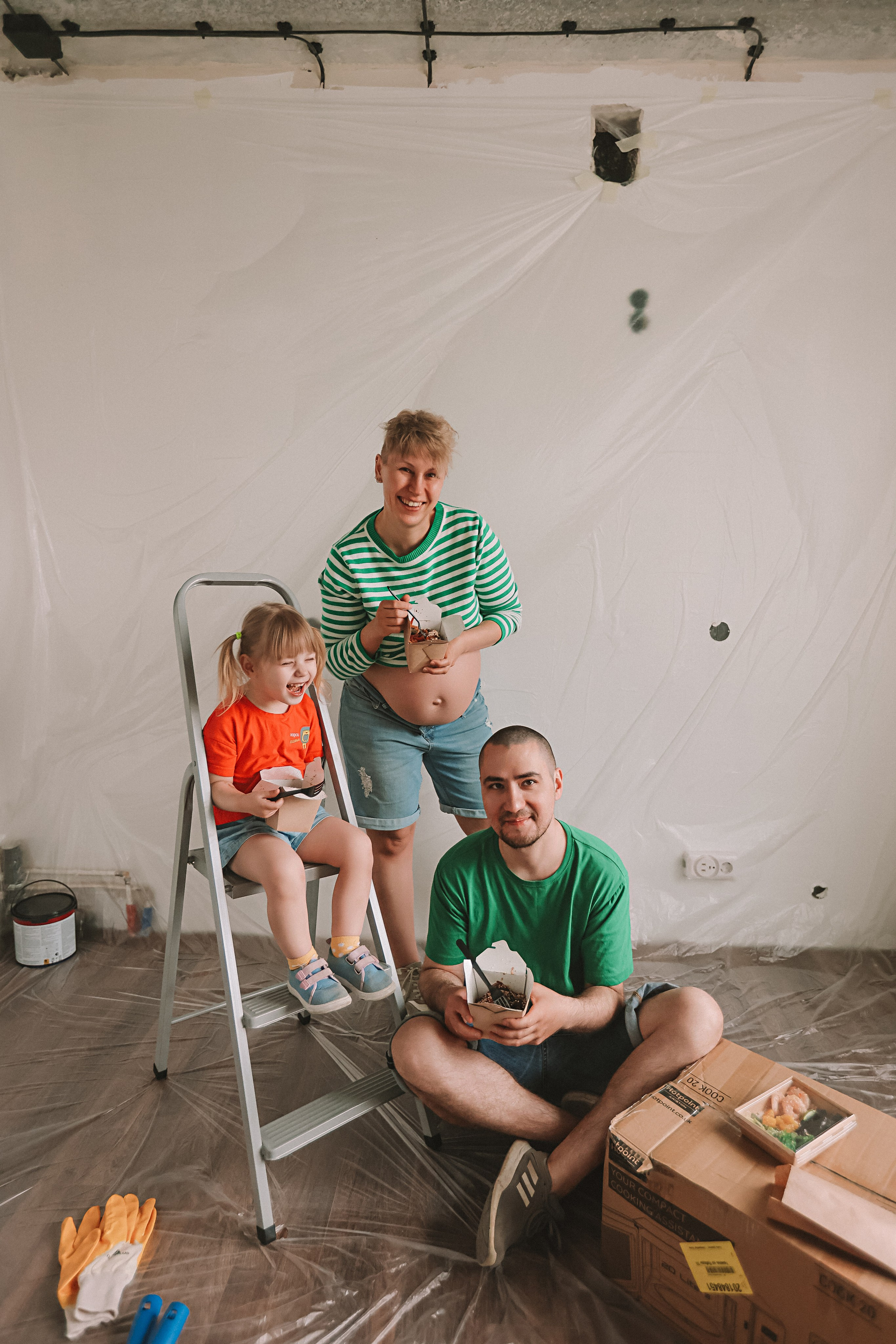 Ремонт. Семейный фотограф Тюмень, фотограф на роды Салмина Мария