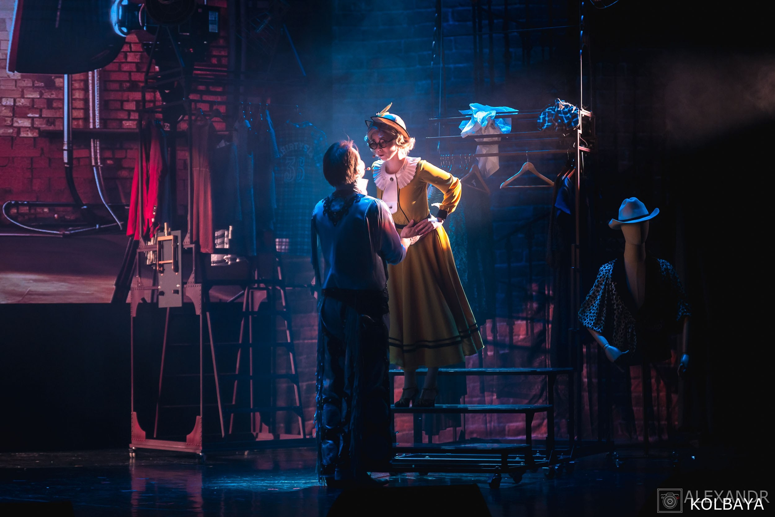 Фотографии со спектакля «Привет, я тетя Чарли». Концертный и театральный репортажный фотограф в Москве Александр Колбая