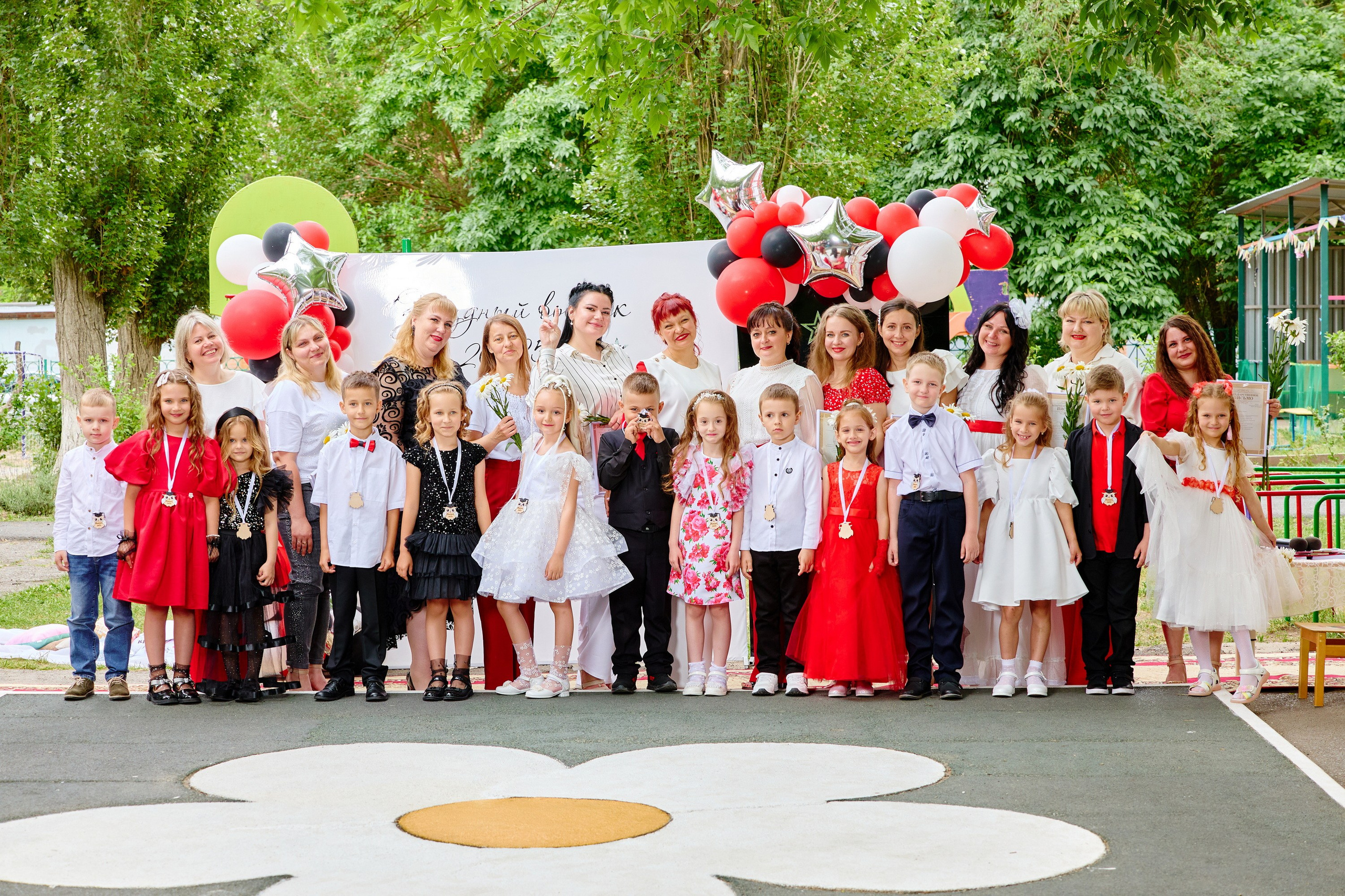 Выпускной 45 сад. Фотограф Выпускные альбомы Таганрог Сергей Коробченко