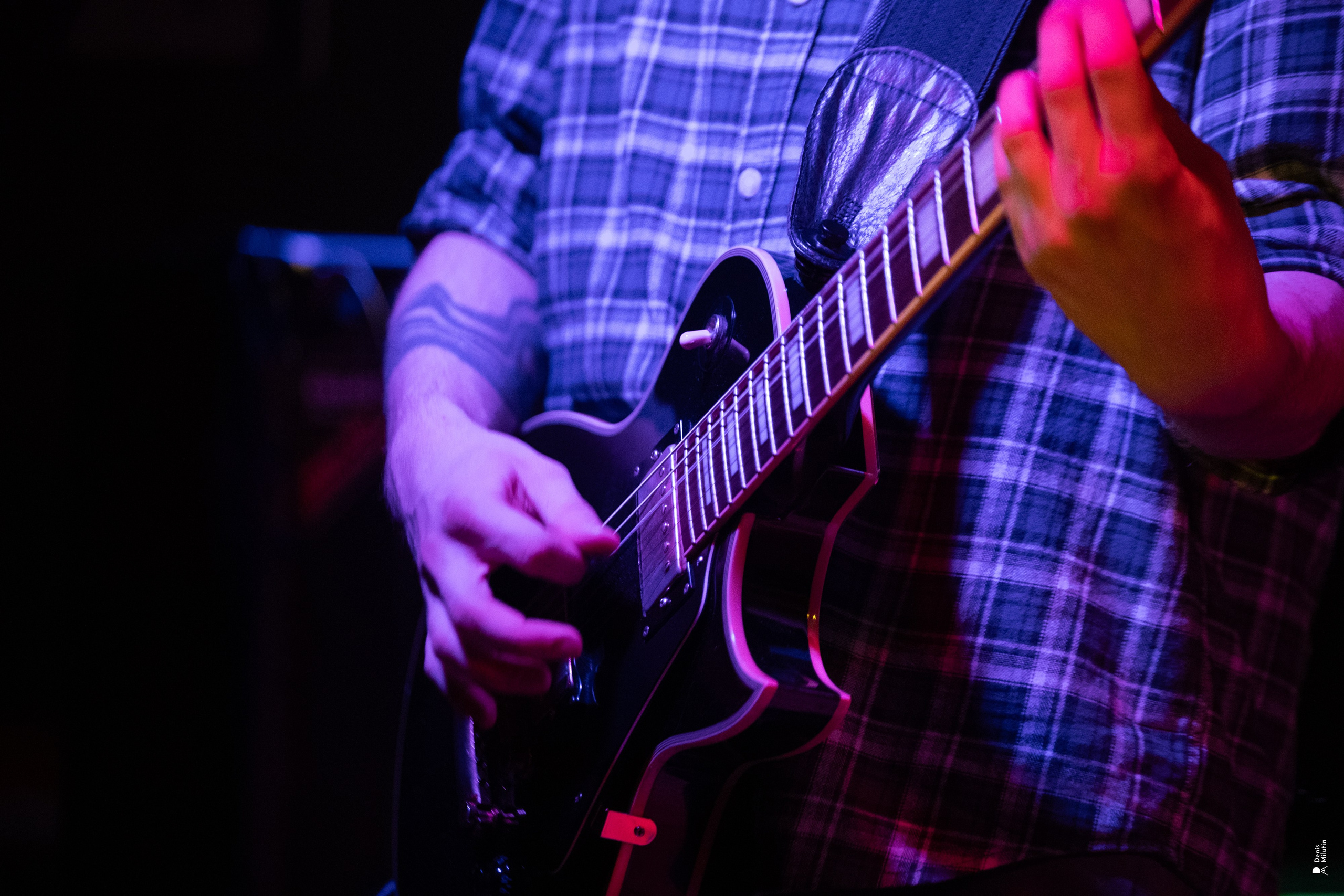 Рядом Ассенизаторы. Портретный фотограф Денис Милютин