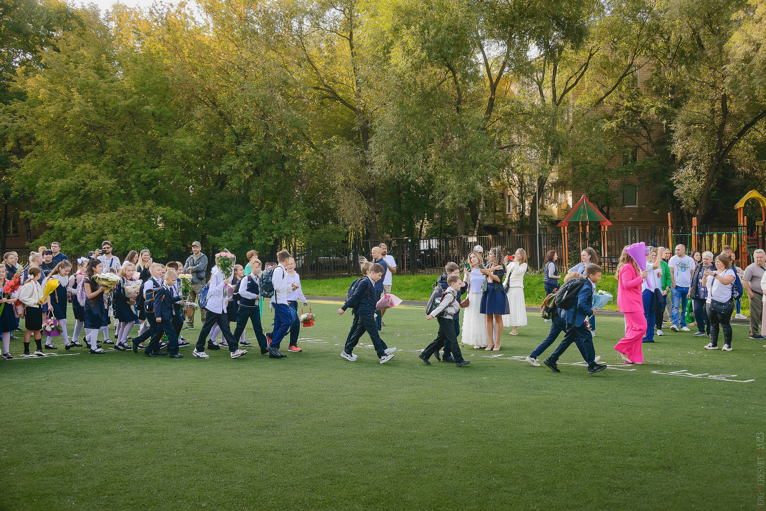Фотосъемка на 1 сентября в школу, детский сад, фотограф Пересвет. Ваш фотограф на праздник в Москве, Раменском, Жуковском, Люберцах