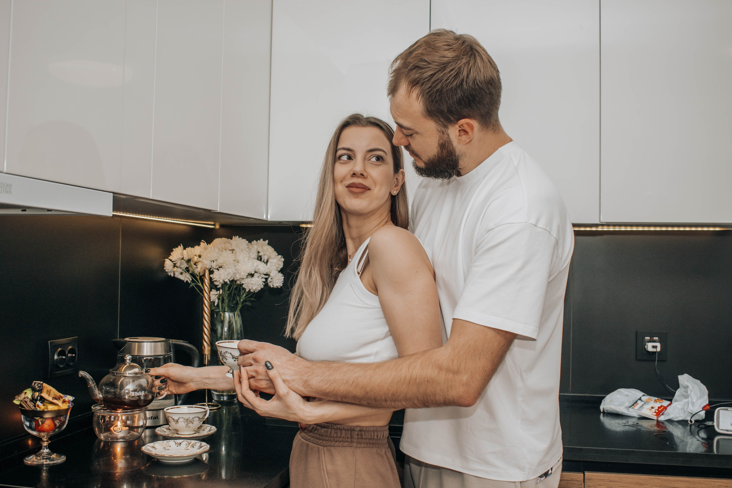 Кирилл и Эльмира. Домашняя съемка. Фотограф-ретушер в Крыму Юля Лобурец