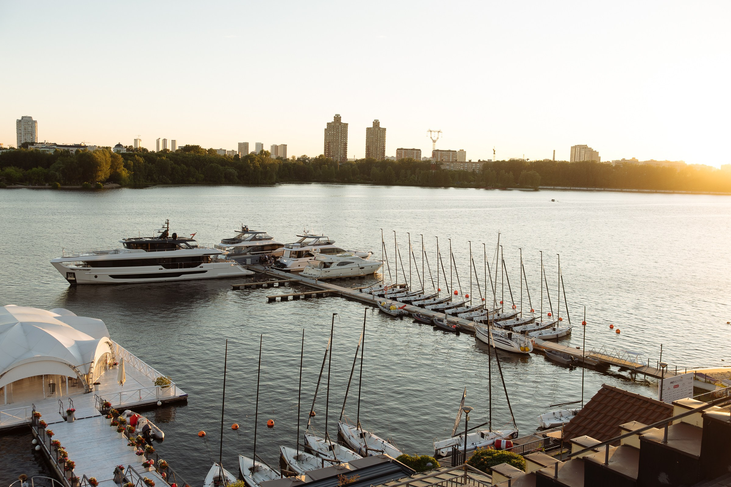 Выставка яхт и катеров. Ryal Yacht Club. Фотограф в Москве
