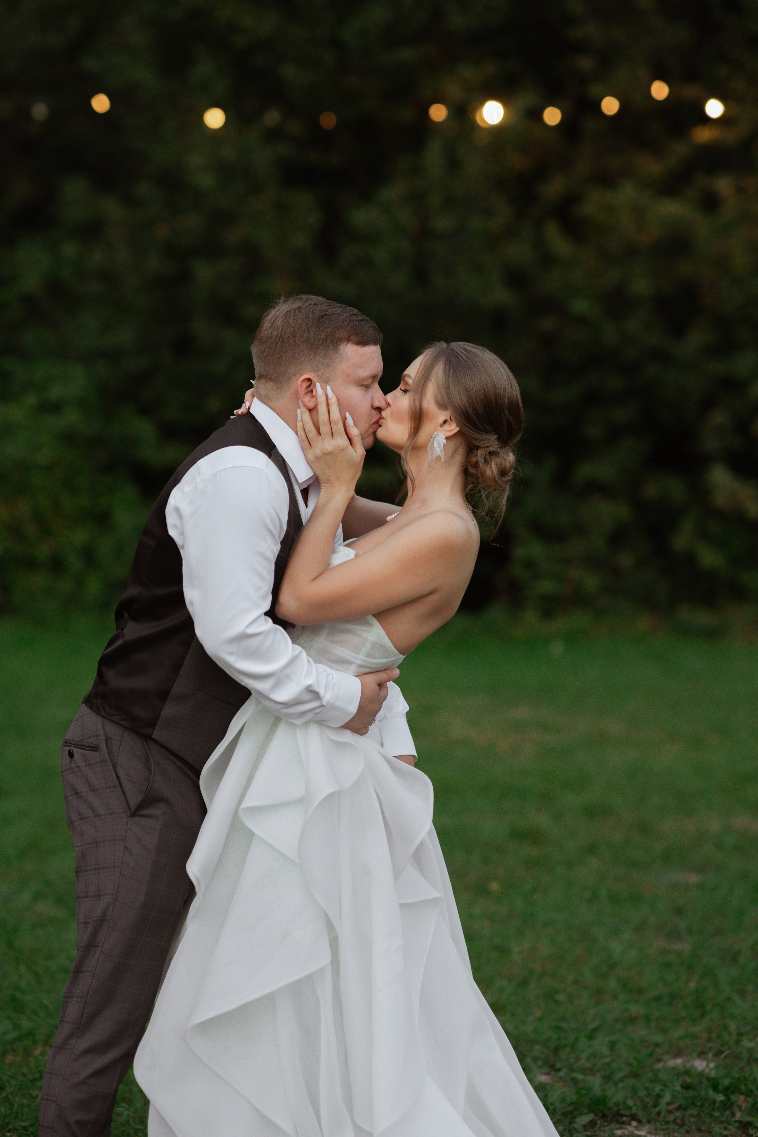 Minimalistic & Green: свадьба за городом. Свадебный фотограф Елена Рубцова