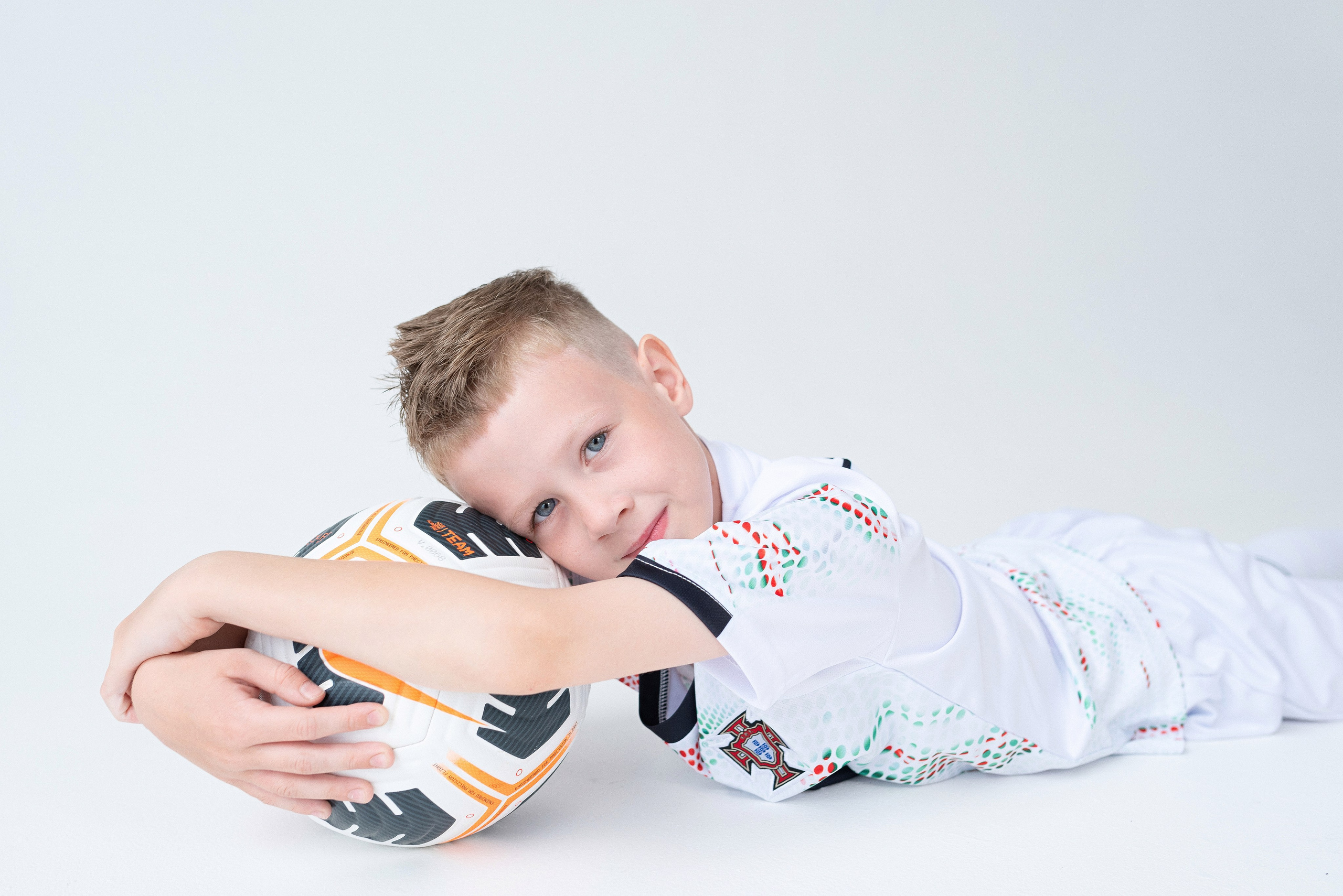 Оригинальные художественные композиции выпускников и группы детского сада с участием профессионального фотографа из ХМАО-Югры