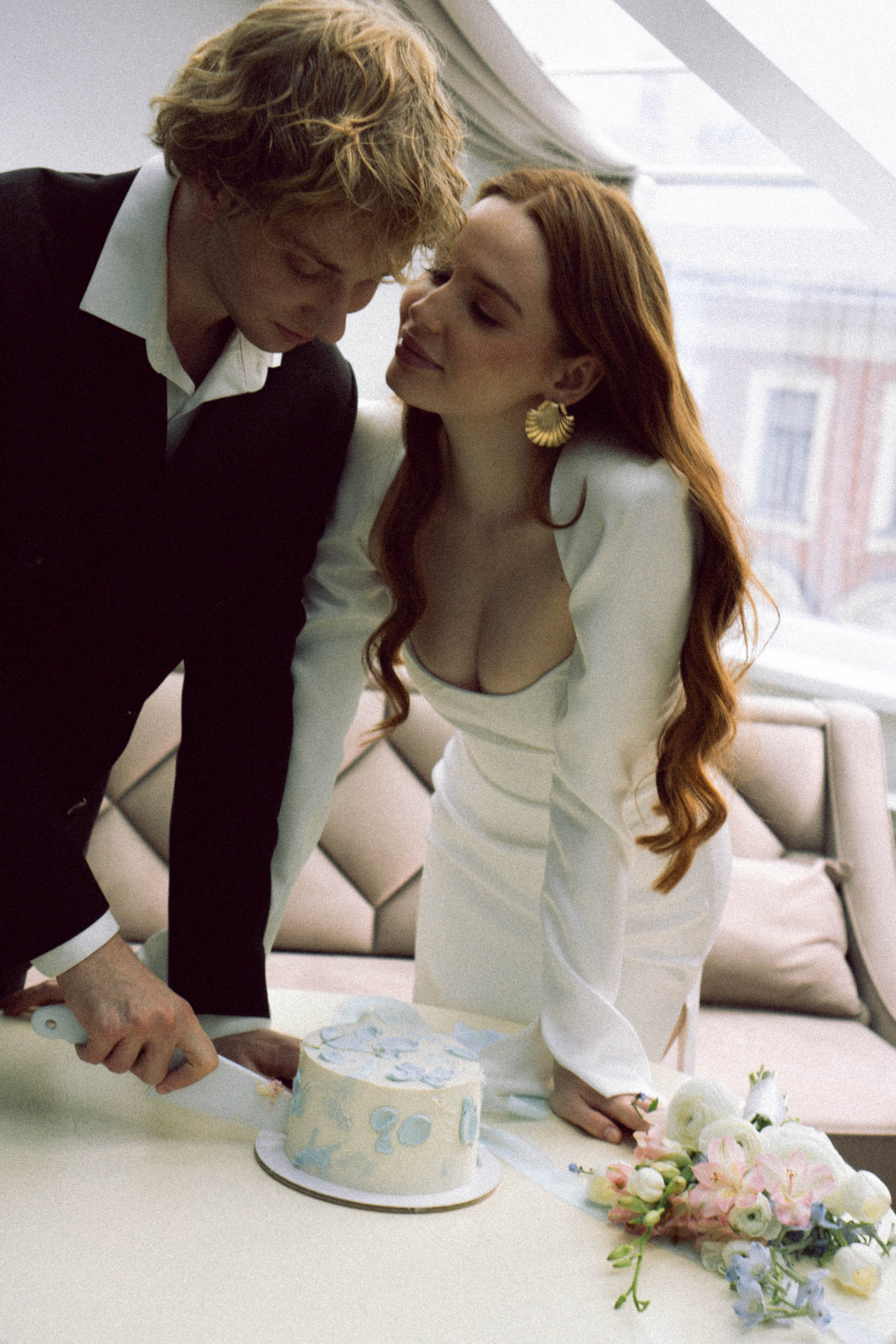 СВАДЕБНАЯ СЬЕМКА В ОТЕЛЕ. СБОРЫ ЖЕНИХА И НЕВЕСТЫ И ТАКЖЕ ТОР И ПОДГОТОВКА К ПРОГУЛКЕ. Профессиональный фотограф, Санкт-Петербург — Виктория Богомолова