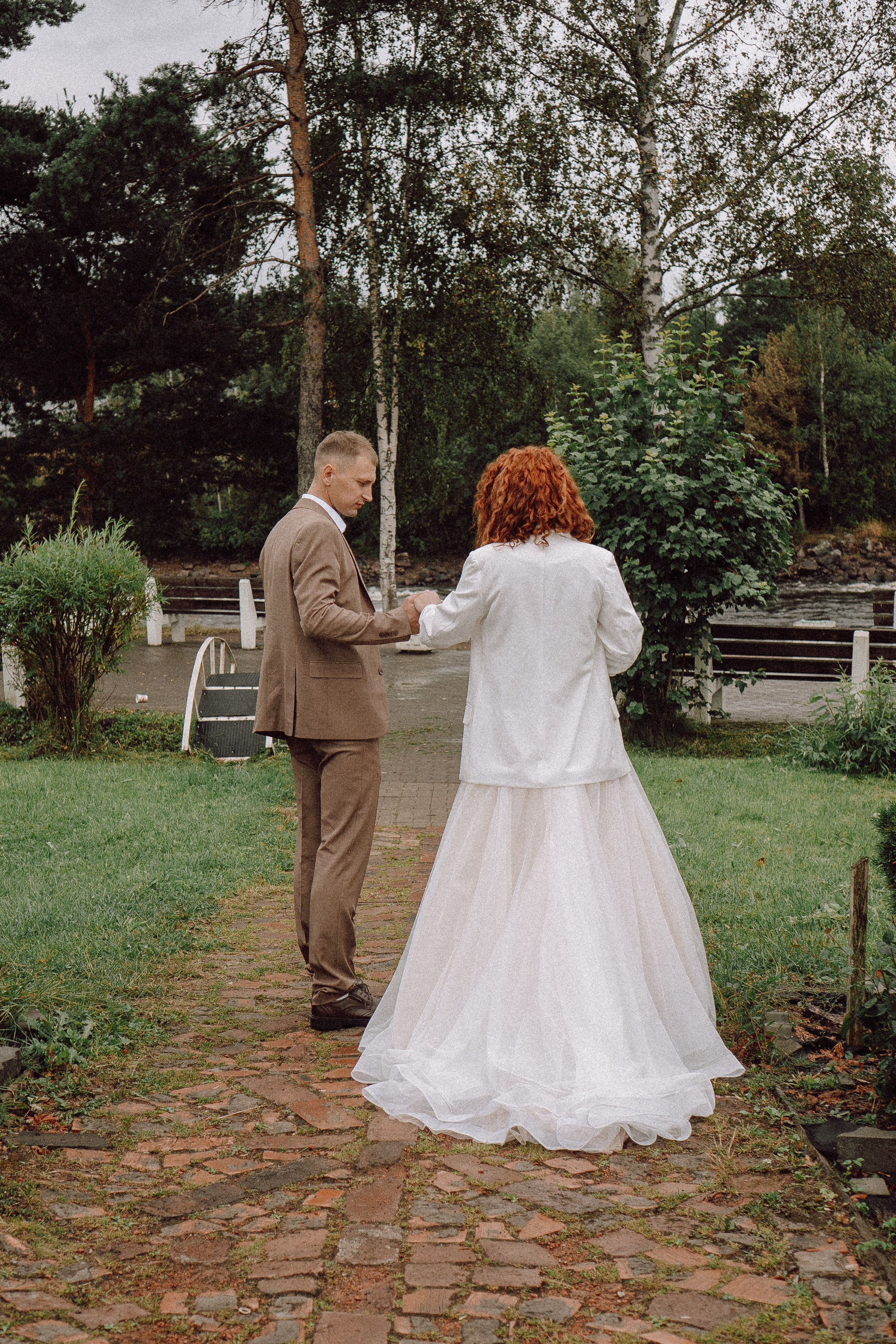 СВАДЕБНАЯ ФОТОСЕССИИЯ ПАРЫ В ГОРОДЕ ПРИОЗЕРСК В СОСНОВОМ ЛЕСУ И С ПИКАПОМ. Профессиональный фотограф, Санкт-Петербург — Виктория Богомолова