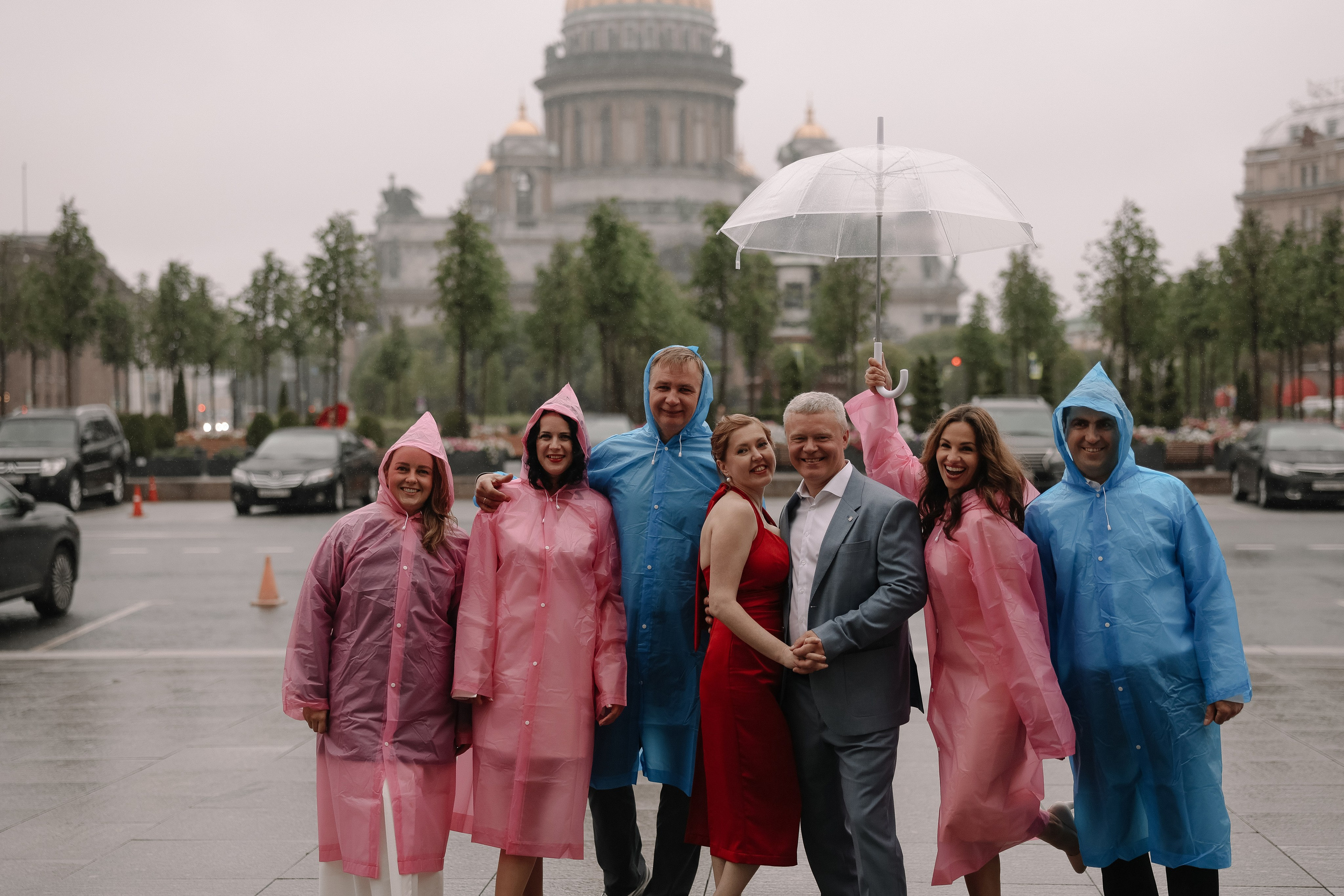 Дождь и поцелуи. Свадебный и семейный Фотограф Денис Кошель