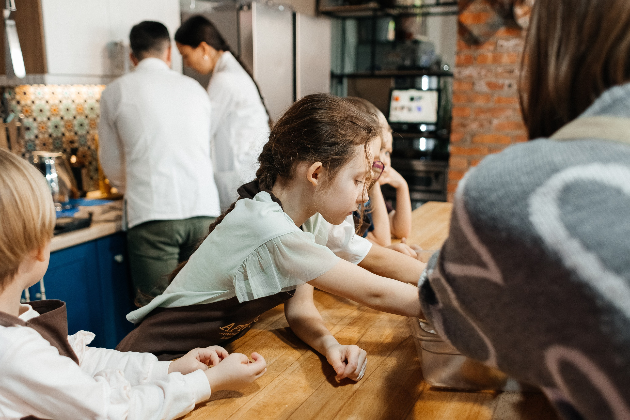 Детский мастер-класс в «АРТиШОК». Фотограф Кемерово | Сергей