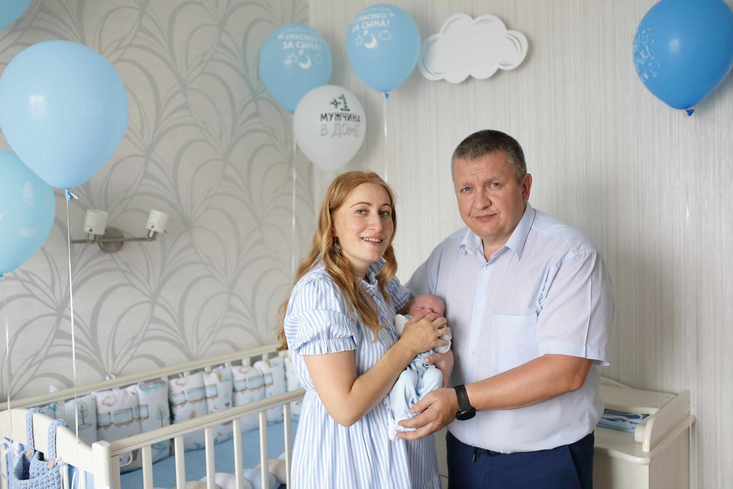 Выписка из роддома. Свадебный и семейный фотограф и видеограф в Екатеринбурге Полянские Тимур и Анастасия