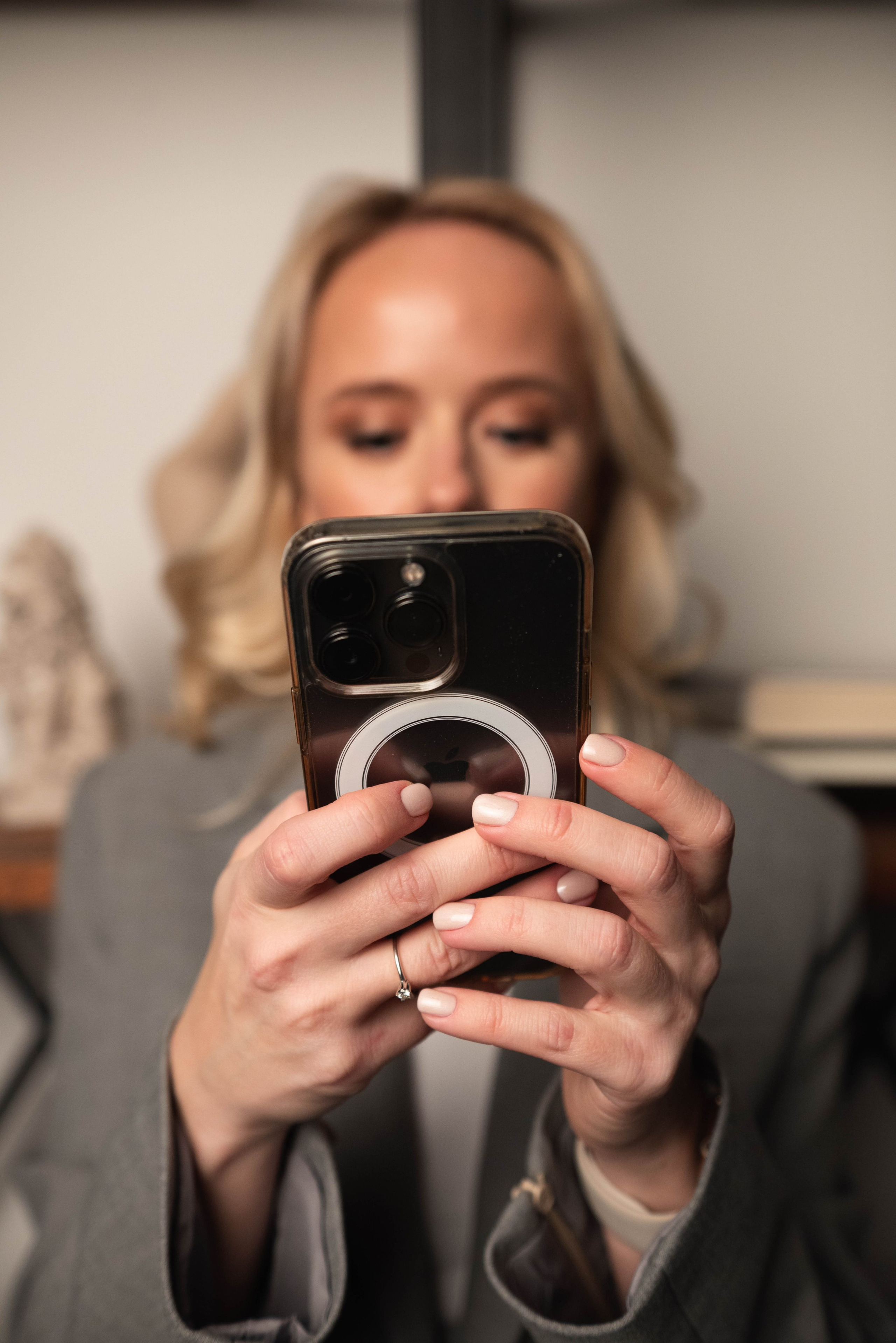 Полина Возиян (съемка для блога юриста @ation.law). Фотограф Москва Настя Профотовна. Репортажные, свадебные и контент фотосессии